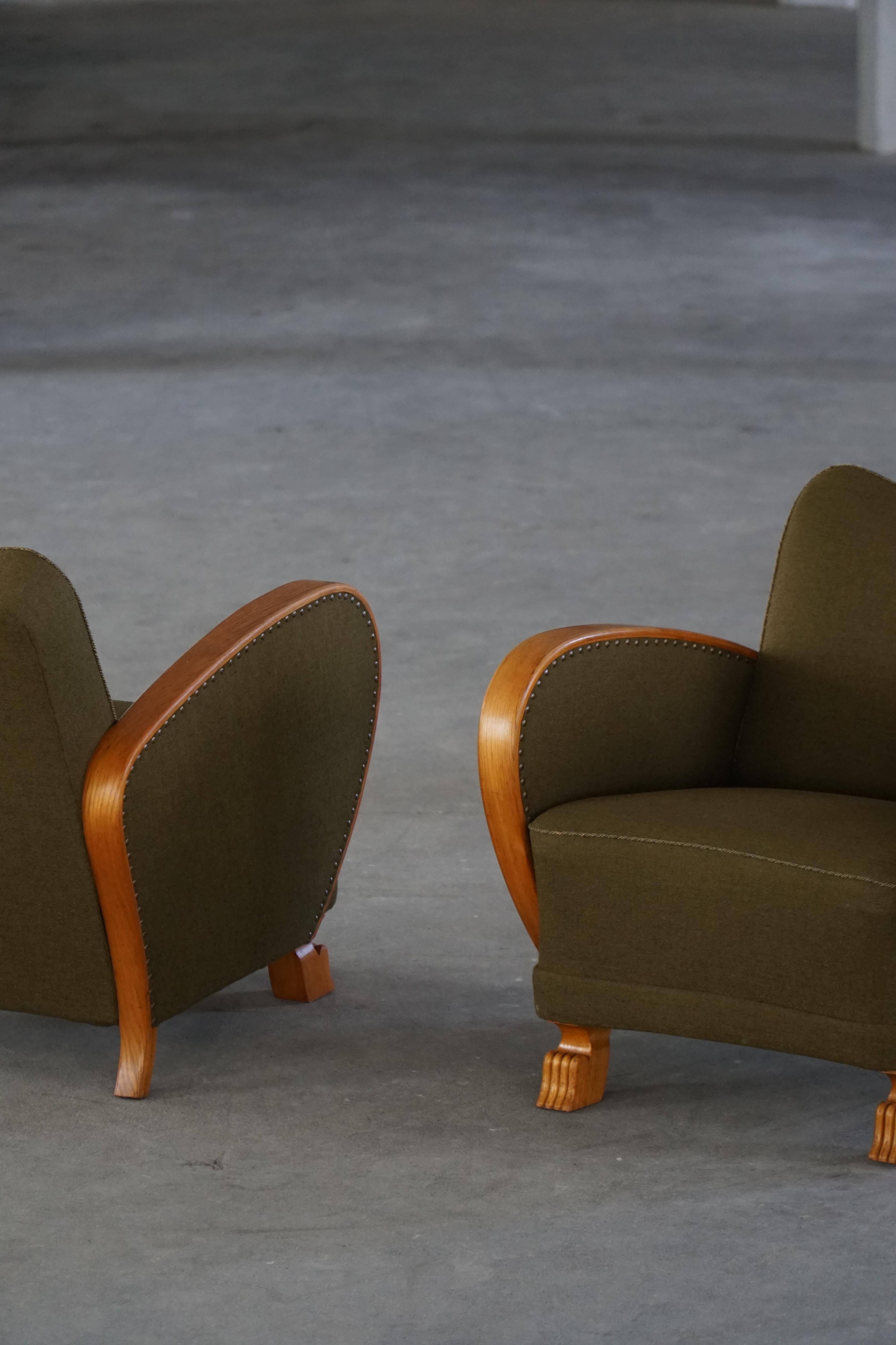 Pair of Swedish Art Deco Armchairs,  Elm, Green Wool & Lion Paw Feets, 1930s–40s For Sale 11