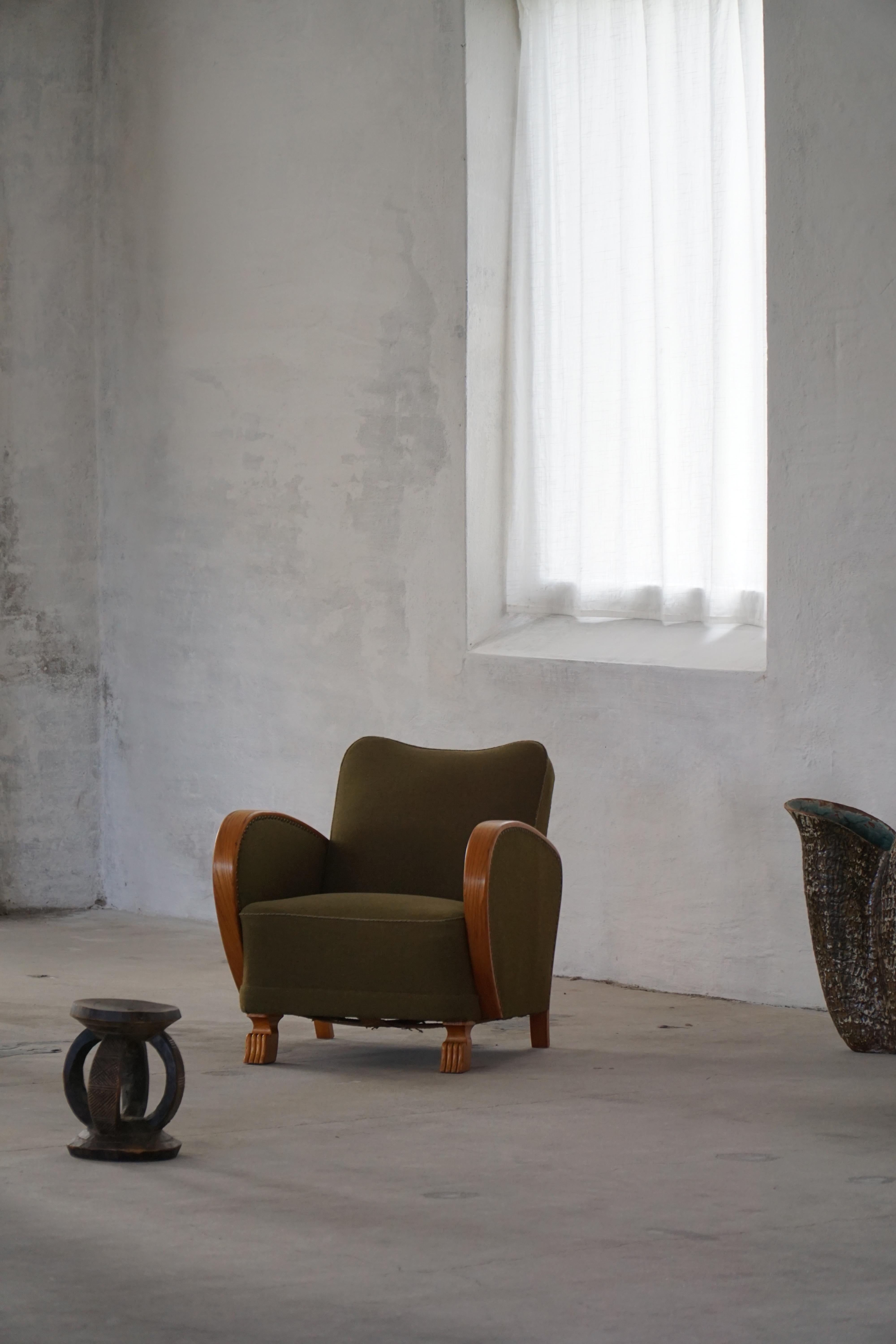 Pair of Swedish Art Deco Armchairs,  Elm, Green Wool & Lion Paw Feets, 1930s–40s For Sale 12