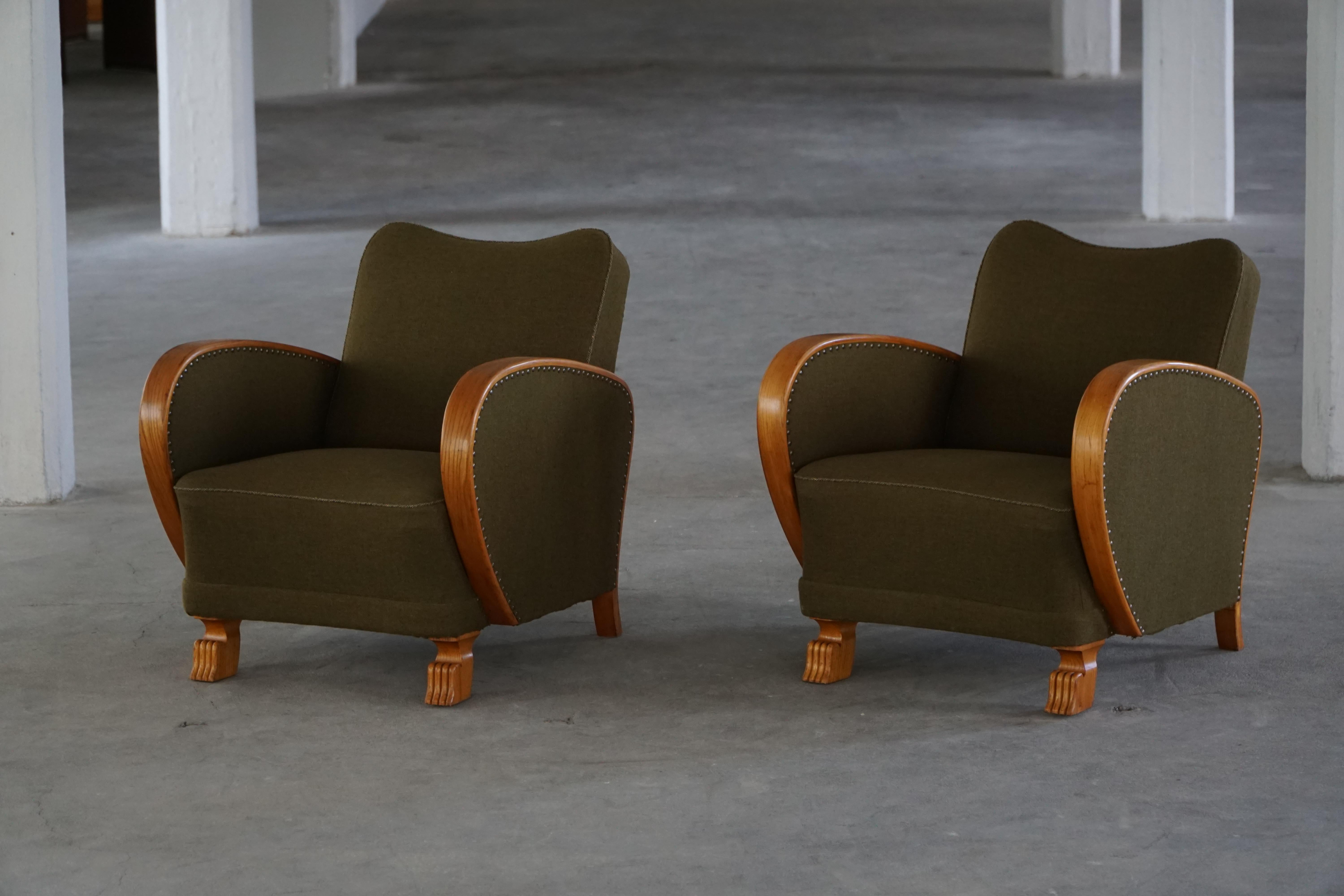 Pair of Swedish Art Deco Armchairs,  Elm, Green Wool & Lion Paw Feets, 1930s–40s For Sale 1