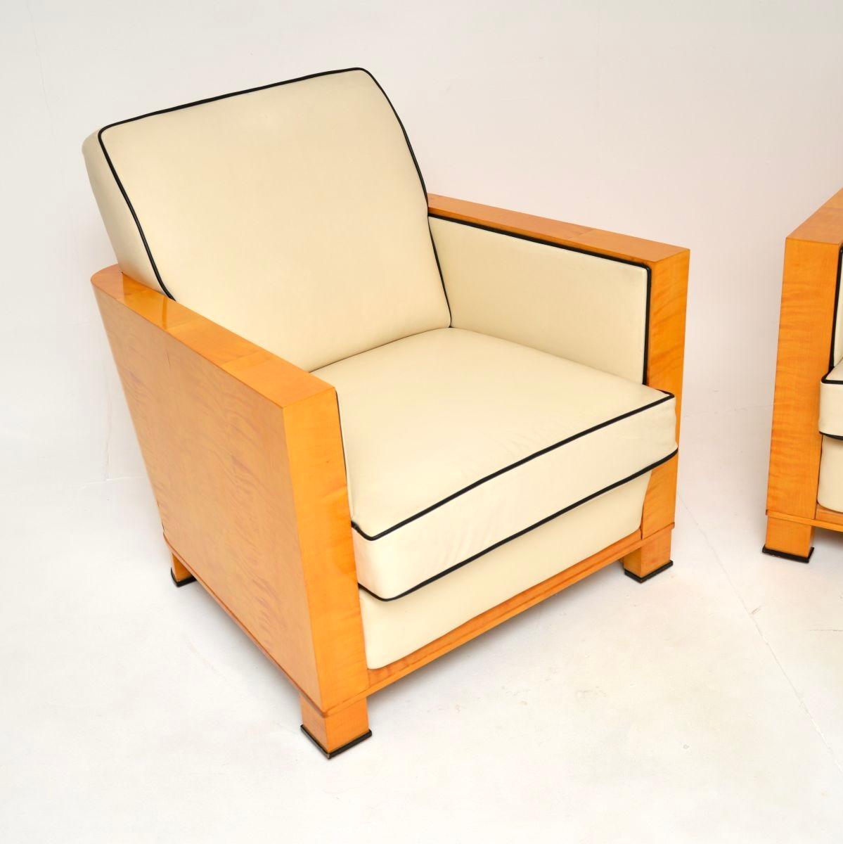 Pair of Swedish Art Deco Armchairs in Leather and Satin Birch For Sale 1