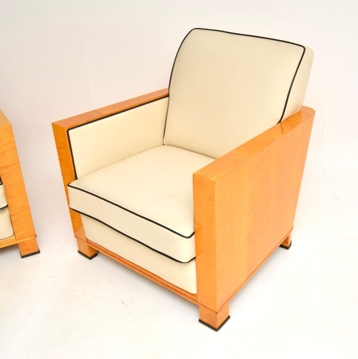Pair of Swedish Art Deco Armchairs in Leather and Satin Birch For Sale 2
