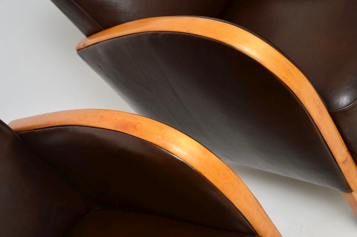 Ein Paar schwedische Art Deco Sessel aus satinierter Birke und Leder im Angebot 4