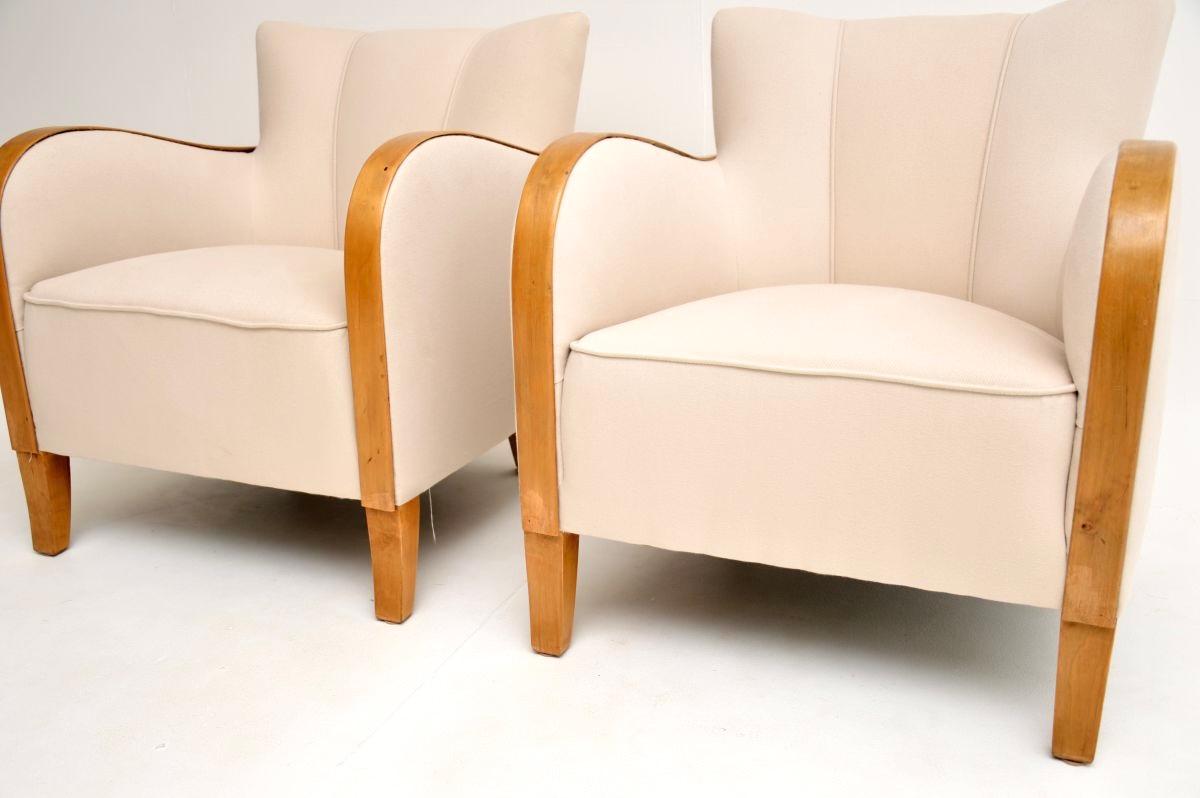 Milieu du XXe siècle Paire de fauteuils Art Déco suédois en bouleau satiné en vente