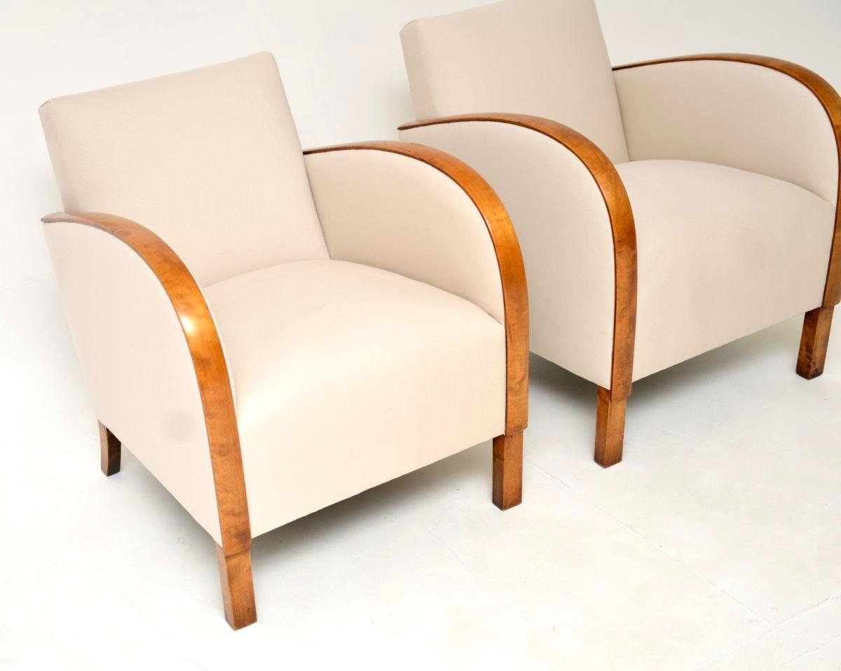 Milieu du XXe siècle Pair of Swedish Art Deco Armchairs in Satin Birch en vente