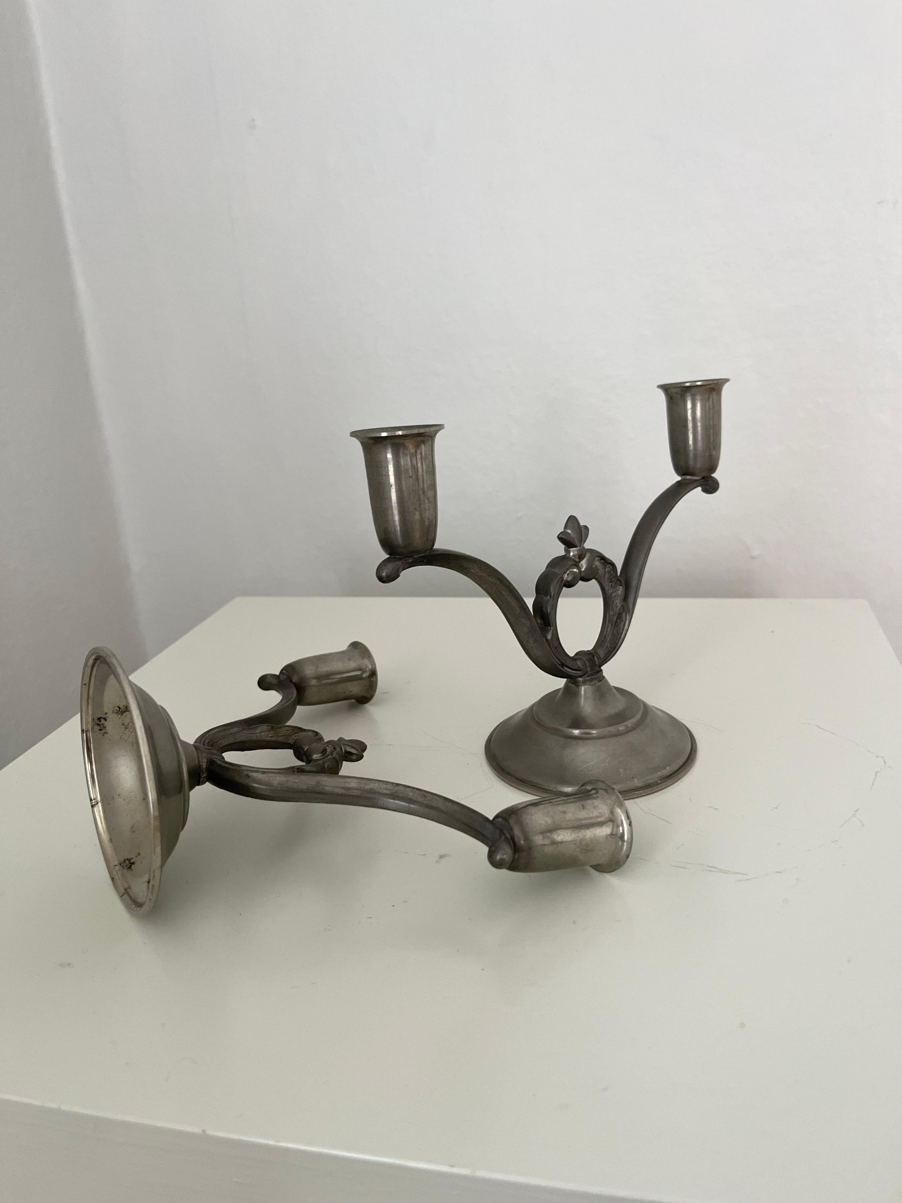 Coppia di candelieri svedesi in peltro Art Déco, anni '30 in vendita 2