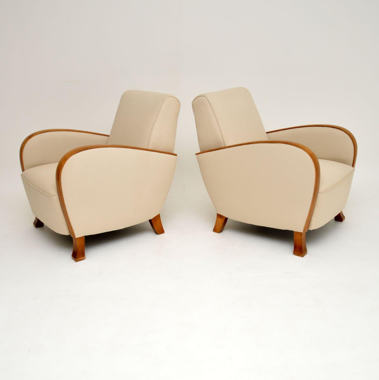 A very stylish pair of original Art Deco period armchairs. These were made in Sweden, they date from the 1930s period.

They are beautifully made with satin birch arms and legs, they are of wonderful quality and are very comfortable with fully