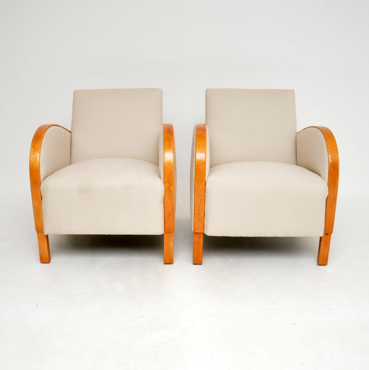 A stunning & very stylish pair of original Art Deco period Swedish armchairs in satin birch. These were recently imported from Sweden & date from the 1930’s period.
The quality is fantastic, these have a beautiful design and are very comfortable.