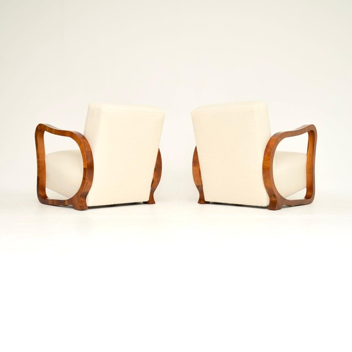 Pair of Swedish Art Deco Walnut Armchairs (Mitte des 20. Jahrhunderts) im Angebot