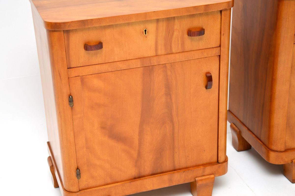 Coppia di comodini svedesi in noce Art Déco in vendita 5