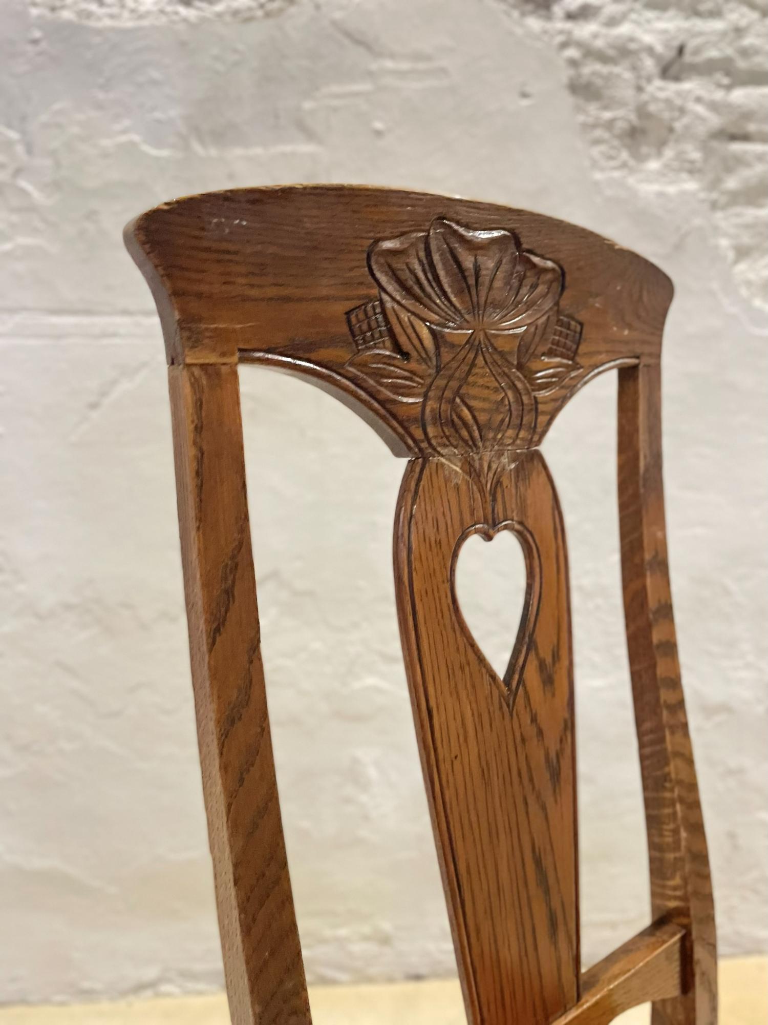Début du 20ème siècle Paire de chaises suédoises Art Nouveau en Oak, vers 1910 en vente