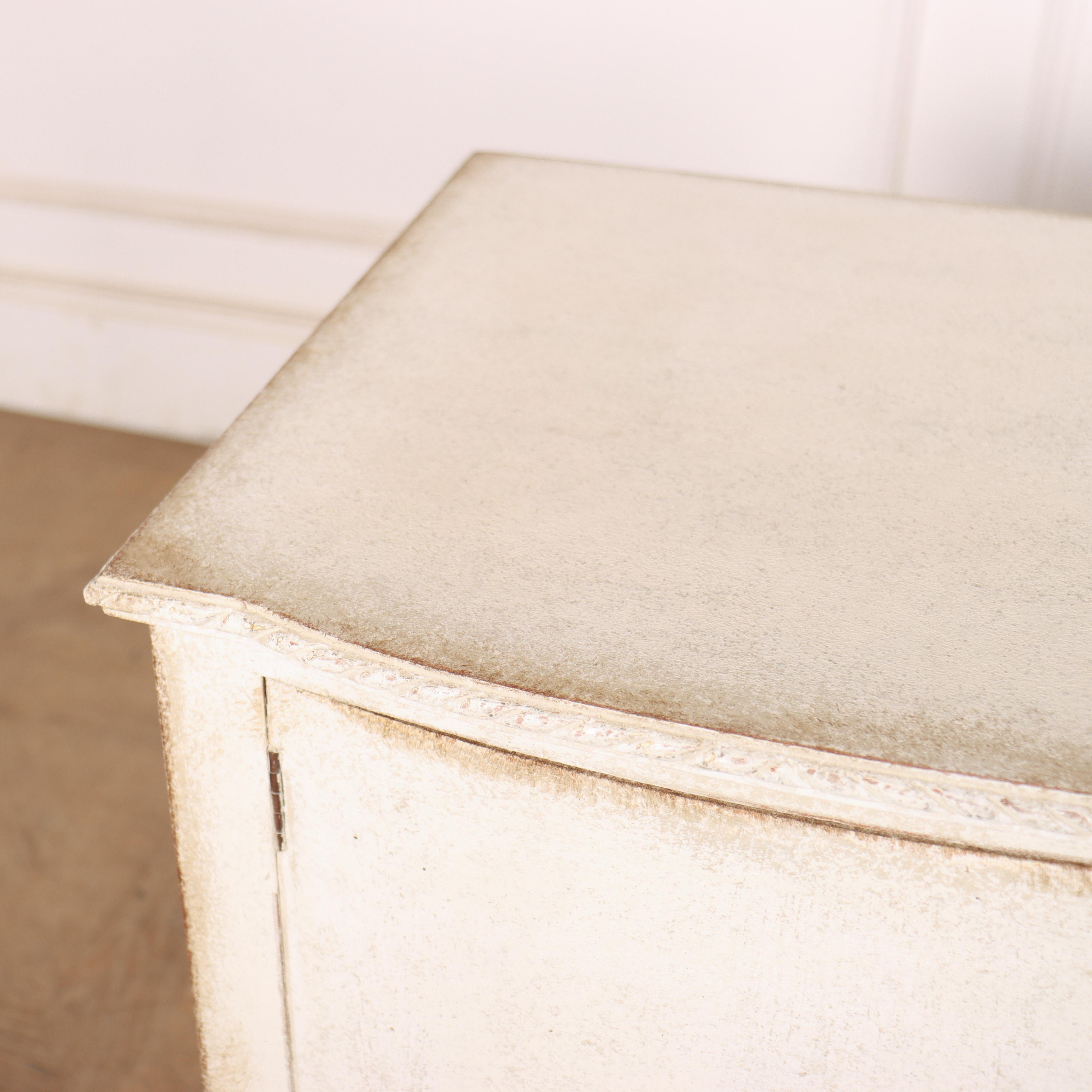 Paire de tables de chevet suédoises en vente 3