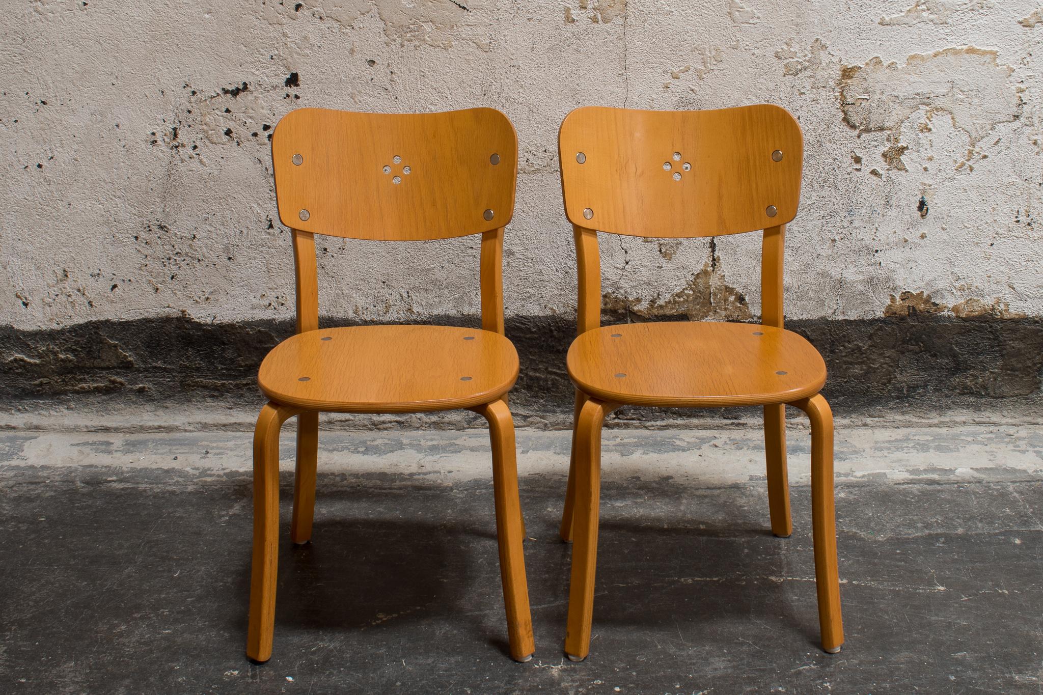 Lovely pair of Swedish side or dining chairs in the style of Alvar Aalto.
Another pair, with different grain direction, available to purchase to create a set of 4.

SD 15.5, SH 17.75, H 31, W 16.5, D 19.5.