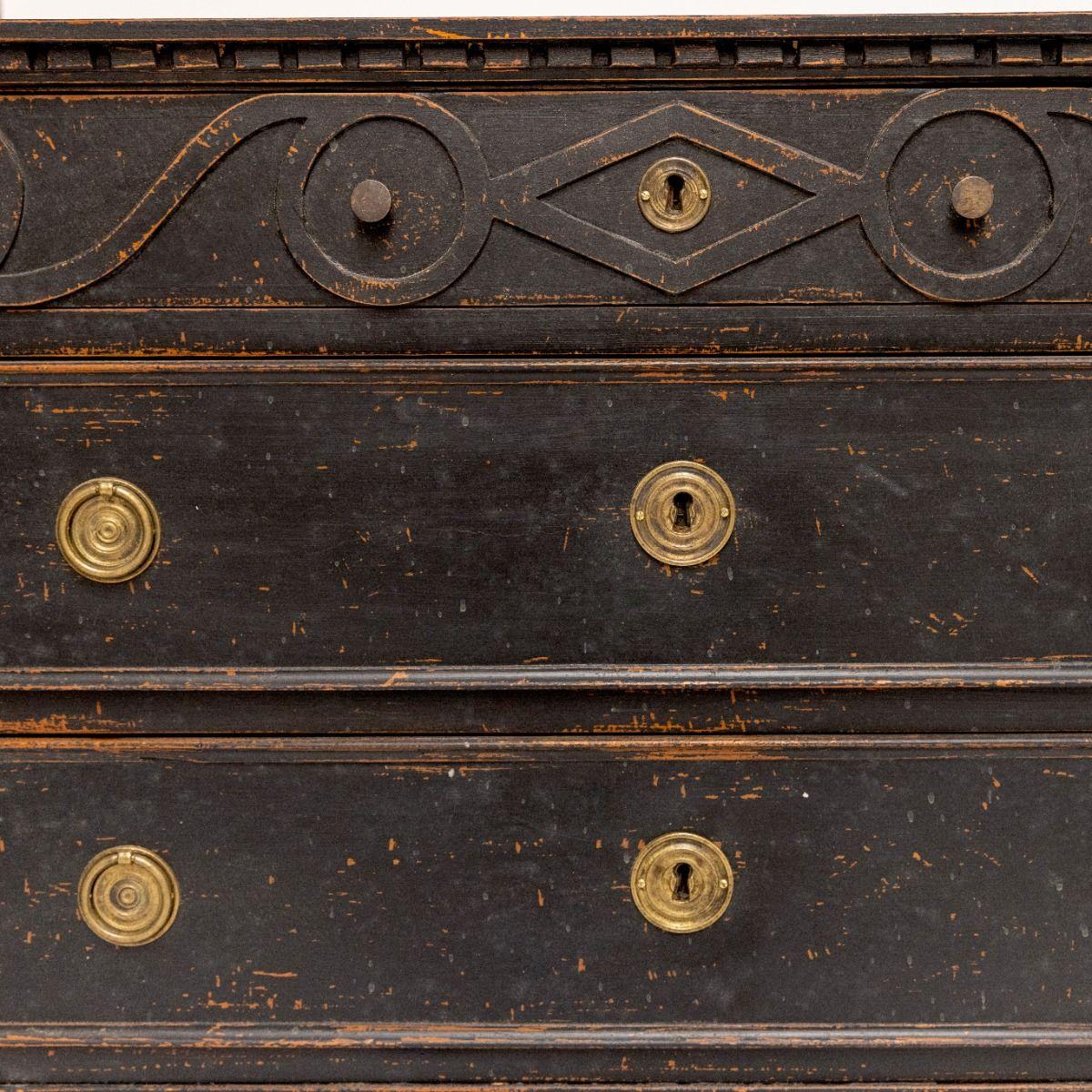 Pair of Swedish Black Painted Gustavian Style Chest of Drawers In Good Condition In Kastrup, DK