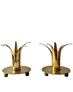 Coppia di candelieri svedesi in ottone a forma di corona, metà del secolo scorso, anni '50-'60 circa