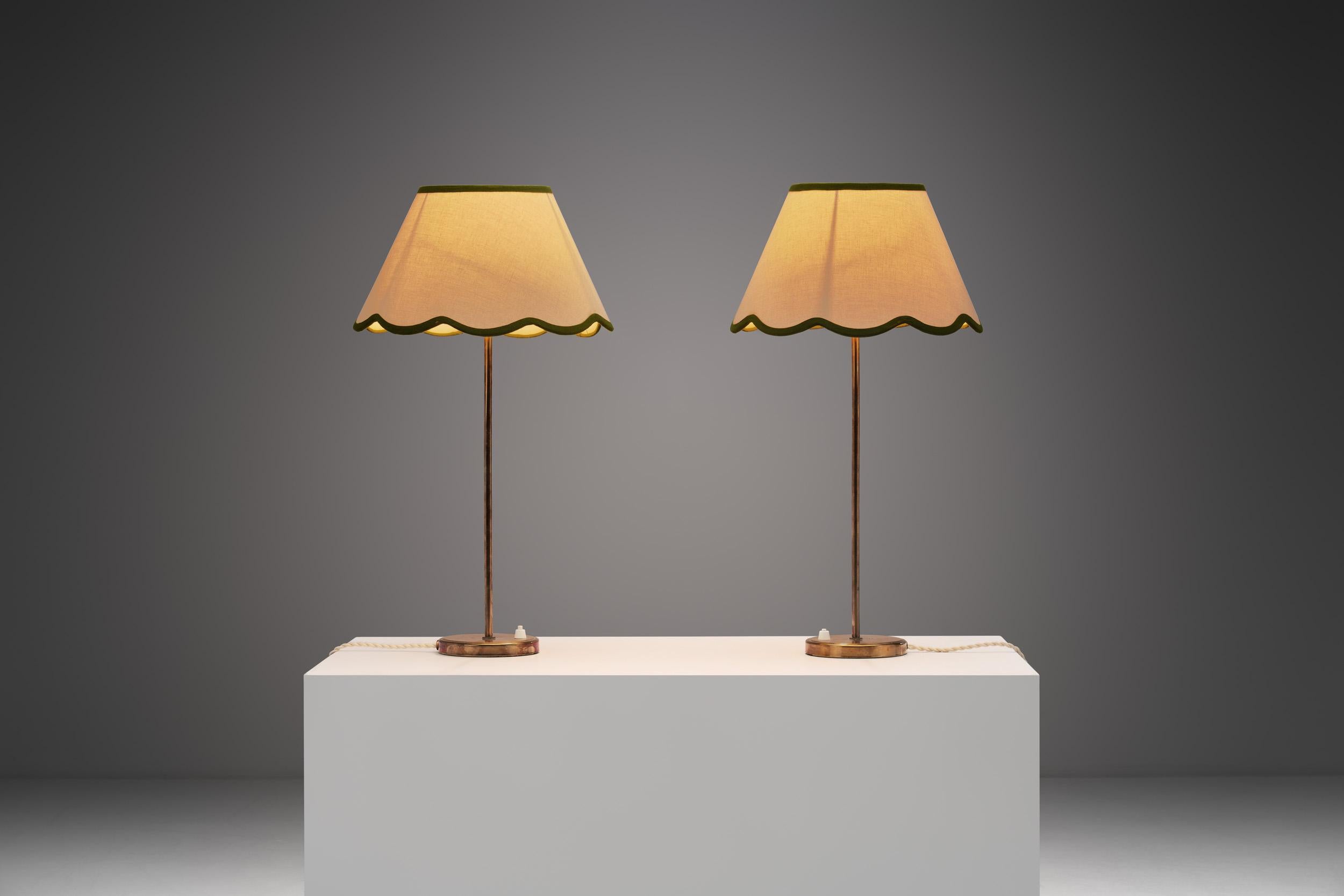 Schwedische Messing-Tischlampen von ASEA, Schweden, ca. 1960er Jahre, Paar im Zustand „Gut“ im Angebot in Utrecht, NL