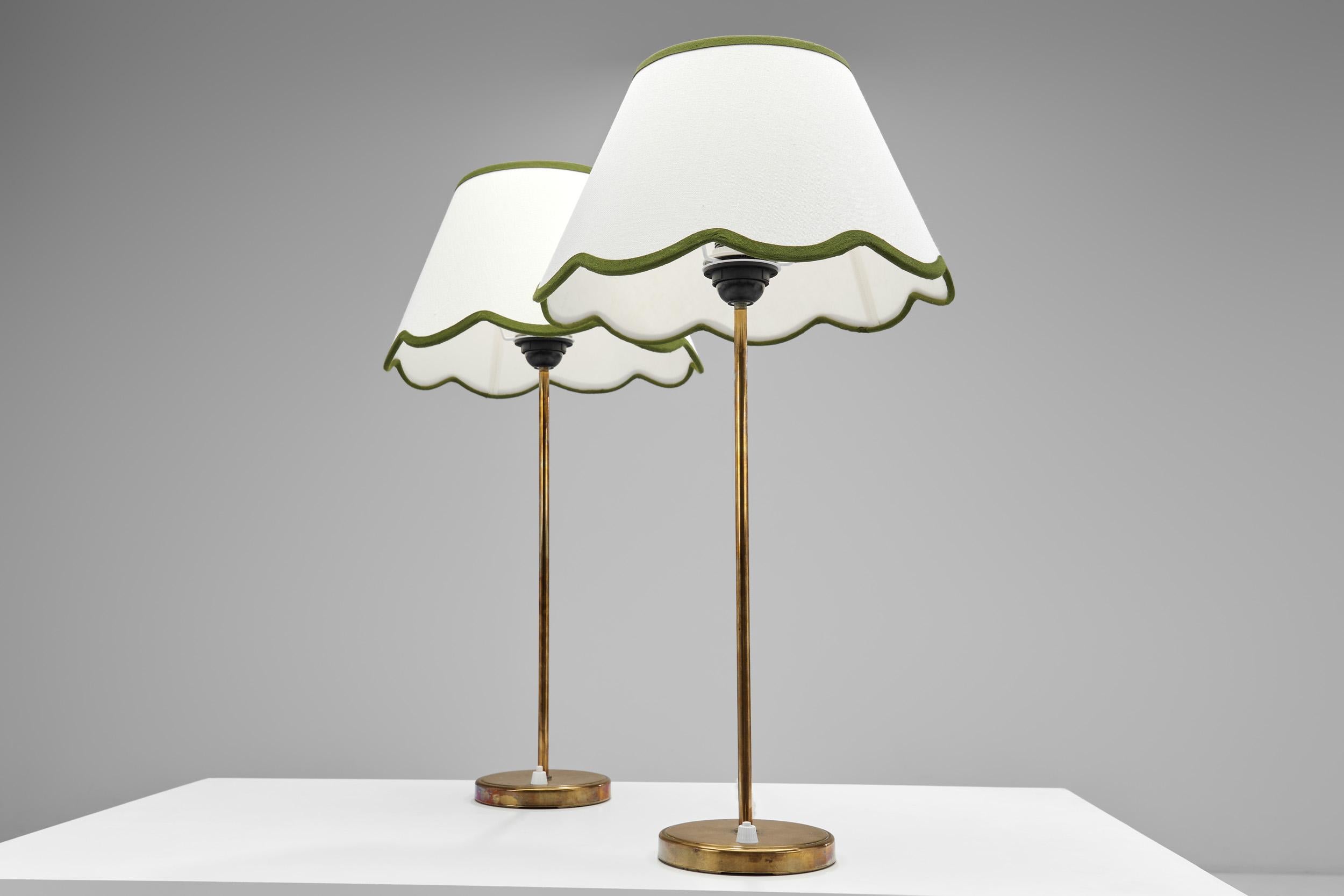 Schwedische Messing-Tischlampen von ASEA, Schweden, ca. 1960er Jahre, Paar im Angebot 3