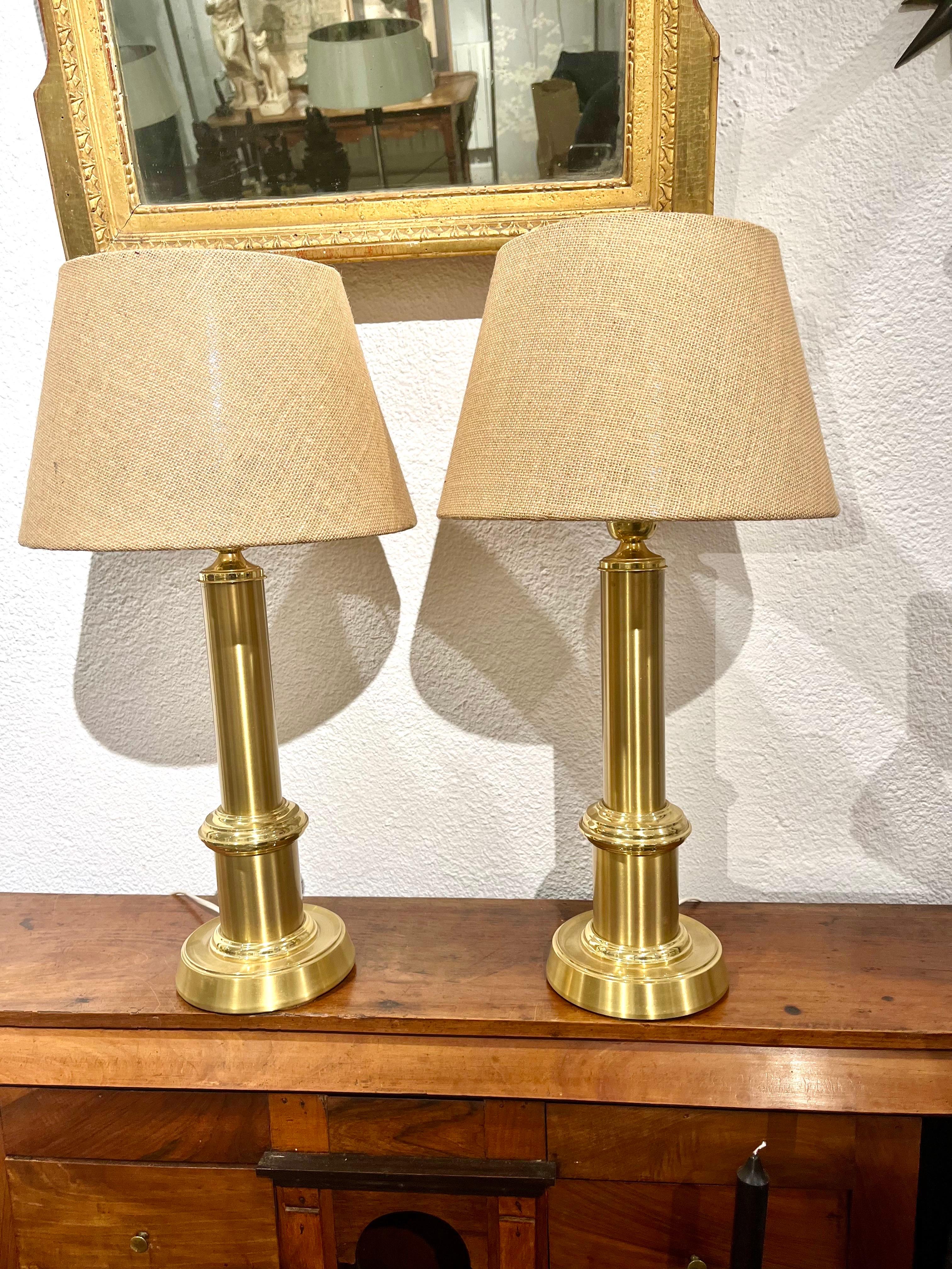 Paire de lampes de bureau suédoises en laiton par  Ewa Varnamo Bon état - En vente à Madrid, ES