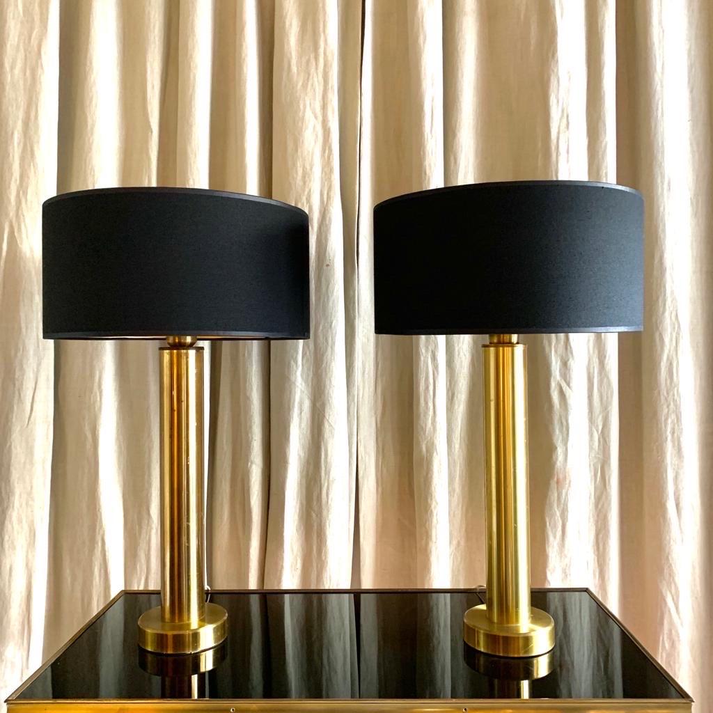 Scandinave moderne Paire de lampes de bureau suédoises en laiton par K. Belysning, 1970 en vente