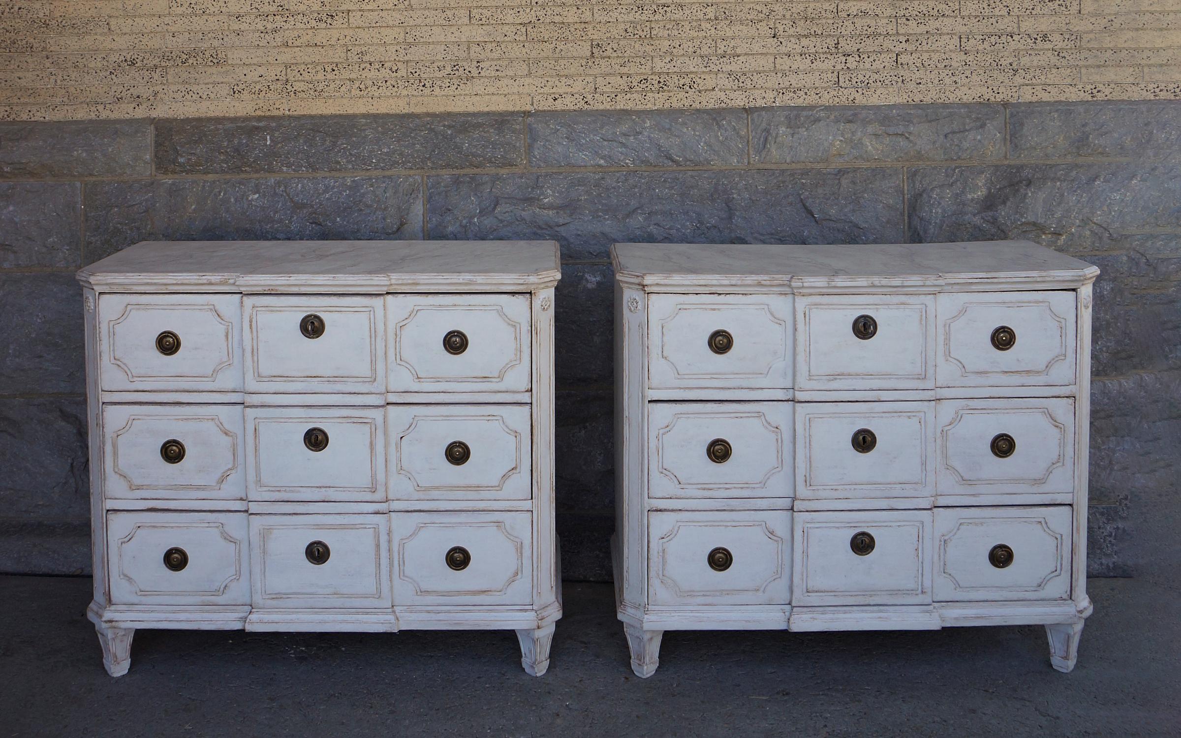 Neoclassical Pair of Swedish Breakfront Chests of Drawers