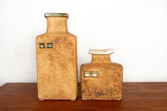 Coppia di vasi svedesi brutalisti in gres con colletto smaltato Curt Magnus Addin