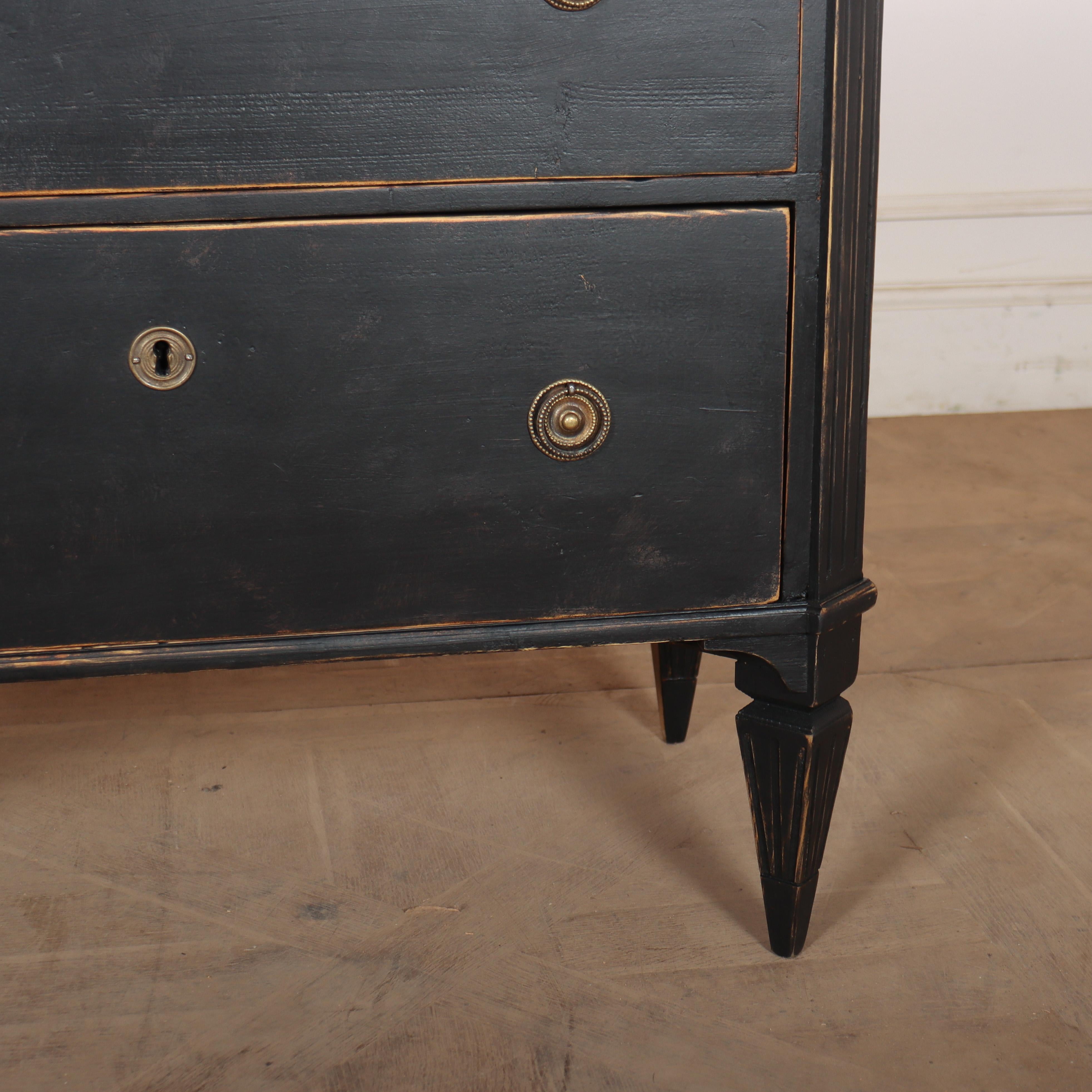 Svedese Pair of Swedish Commodes in vendita