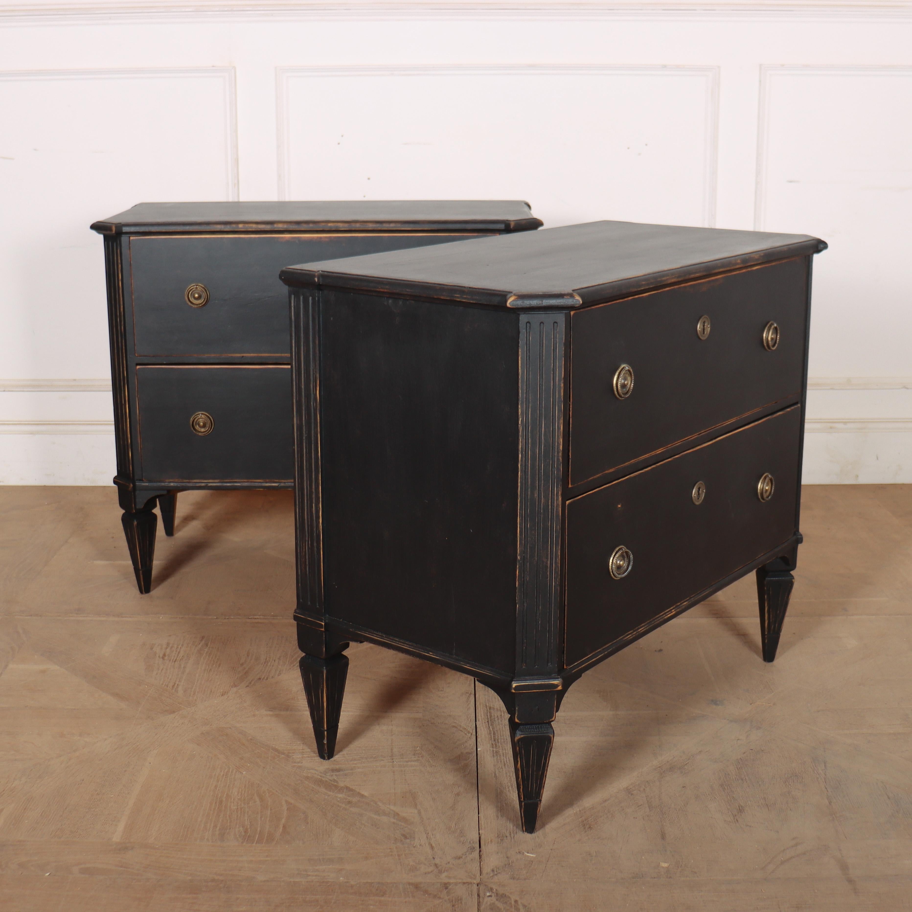 XIX secolo Pair of Swedish Commodes in vendita
