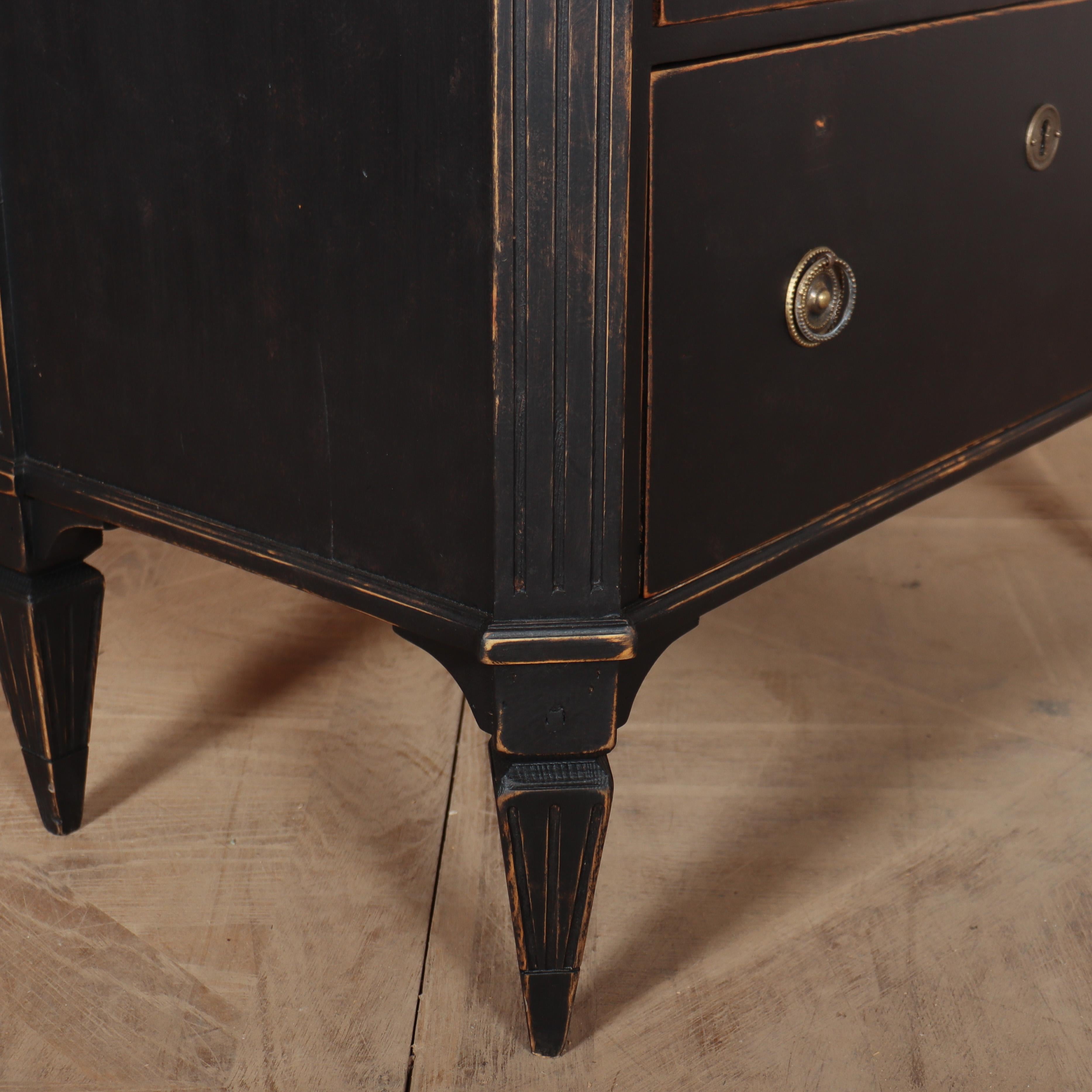 Pair of Swedish Commodes in vendita 1