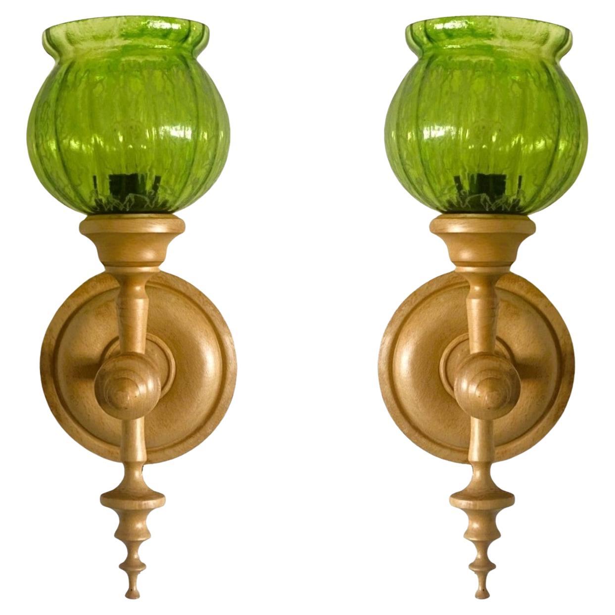 Paire d'appliques murales suédoises en pin et verre, Suède, années 1960 en vente