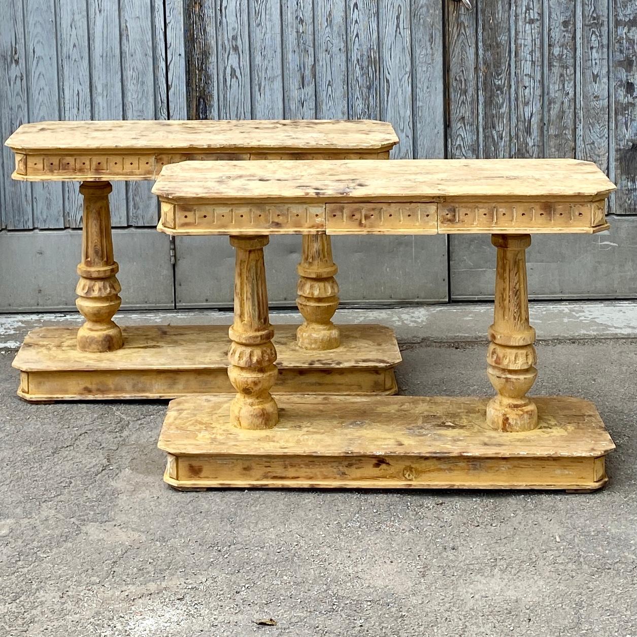 Gustavian Pair of Swedish Pillar Console Tables, Early 19th Century For Sale