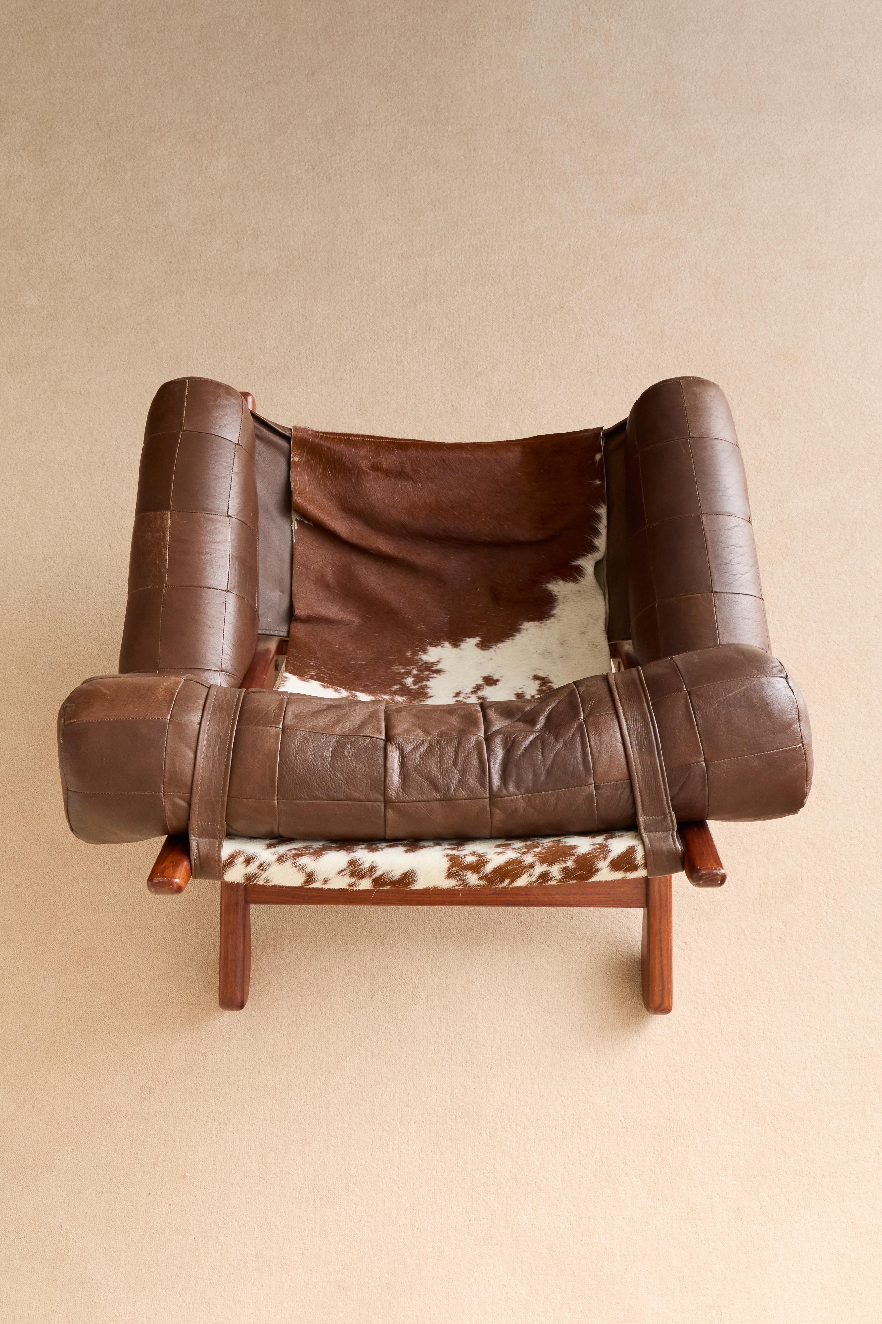 Paire de fauteuils suédois en cuir de vache, 1970 en vente 2