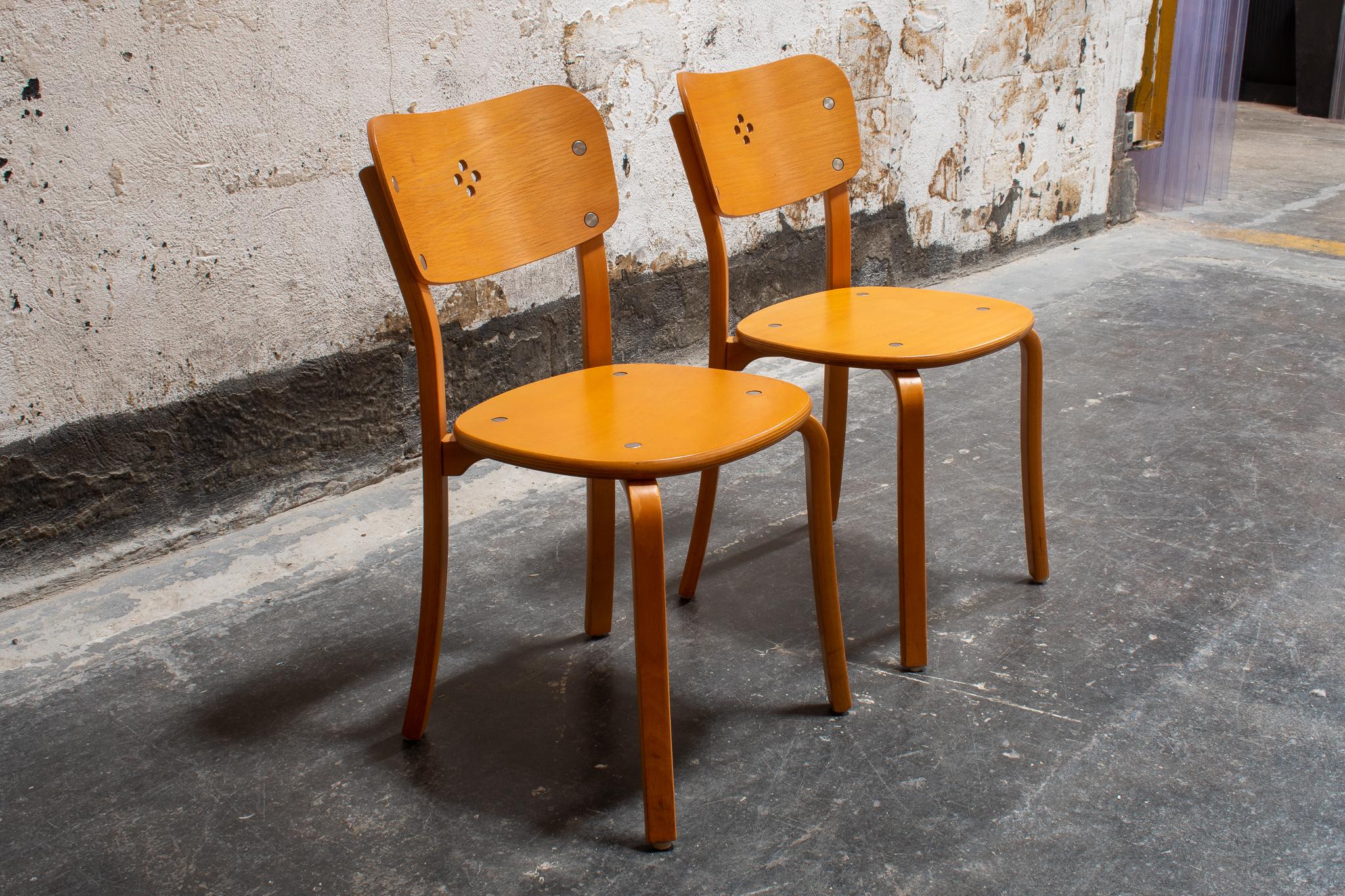 Scandinavian Modern Pair of Swedish Elm Bentwood Chairs in the Style of Alvar Aalto For Sale