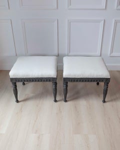 Coppia di sgabelli impero svedesi, inizio XIX secolo