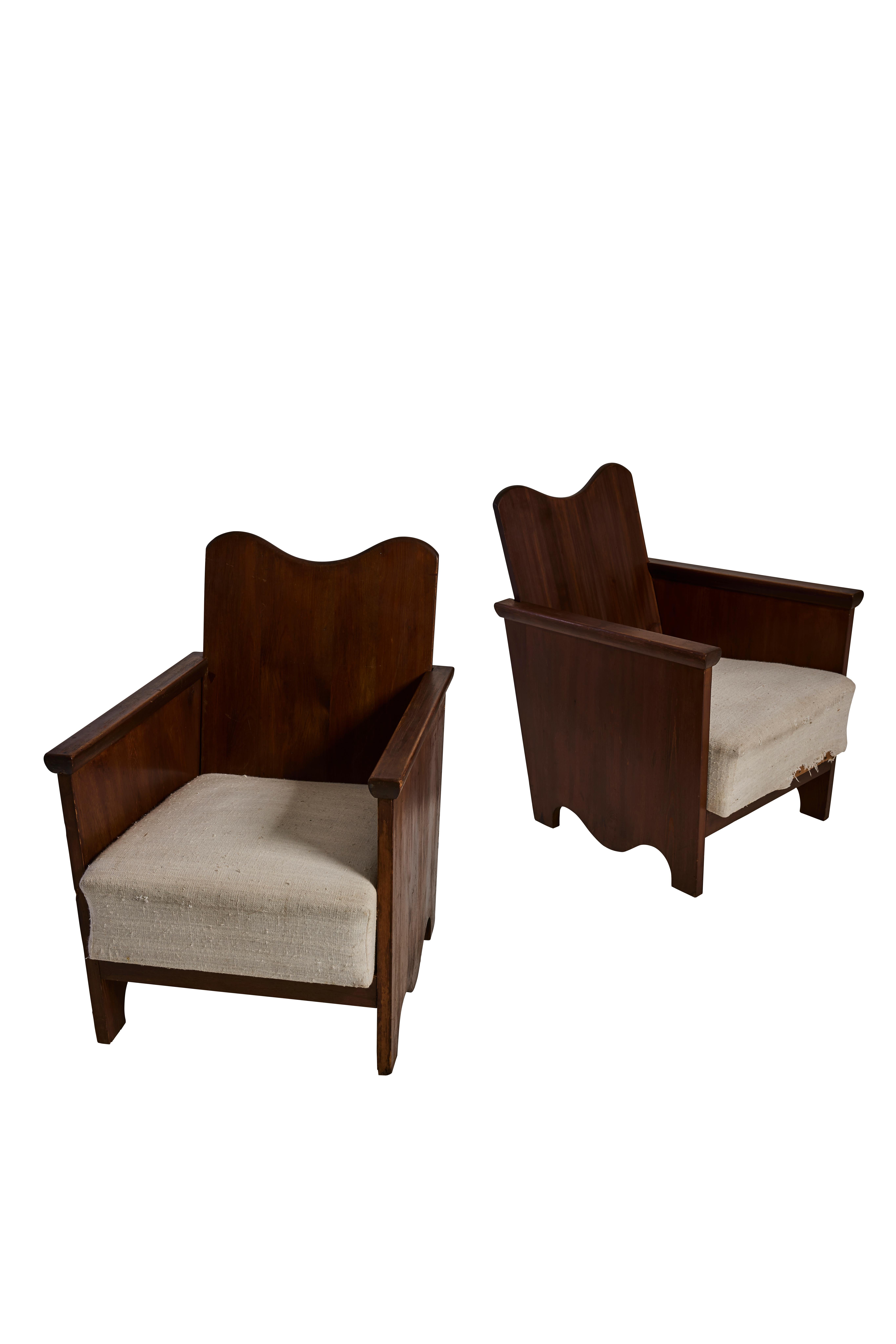 Scandinave moderne Paire de fauteuils en pin d'art populaire suédois, années 1930 en vente