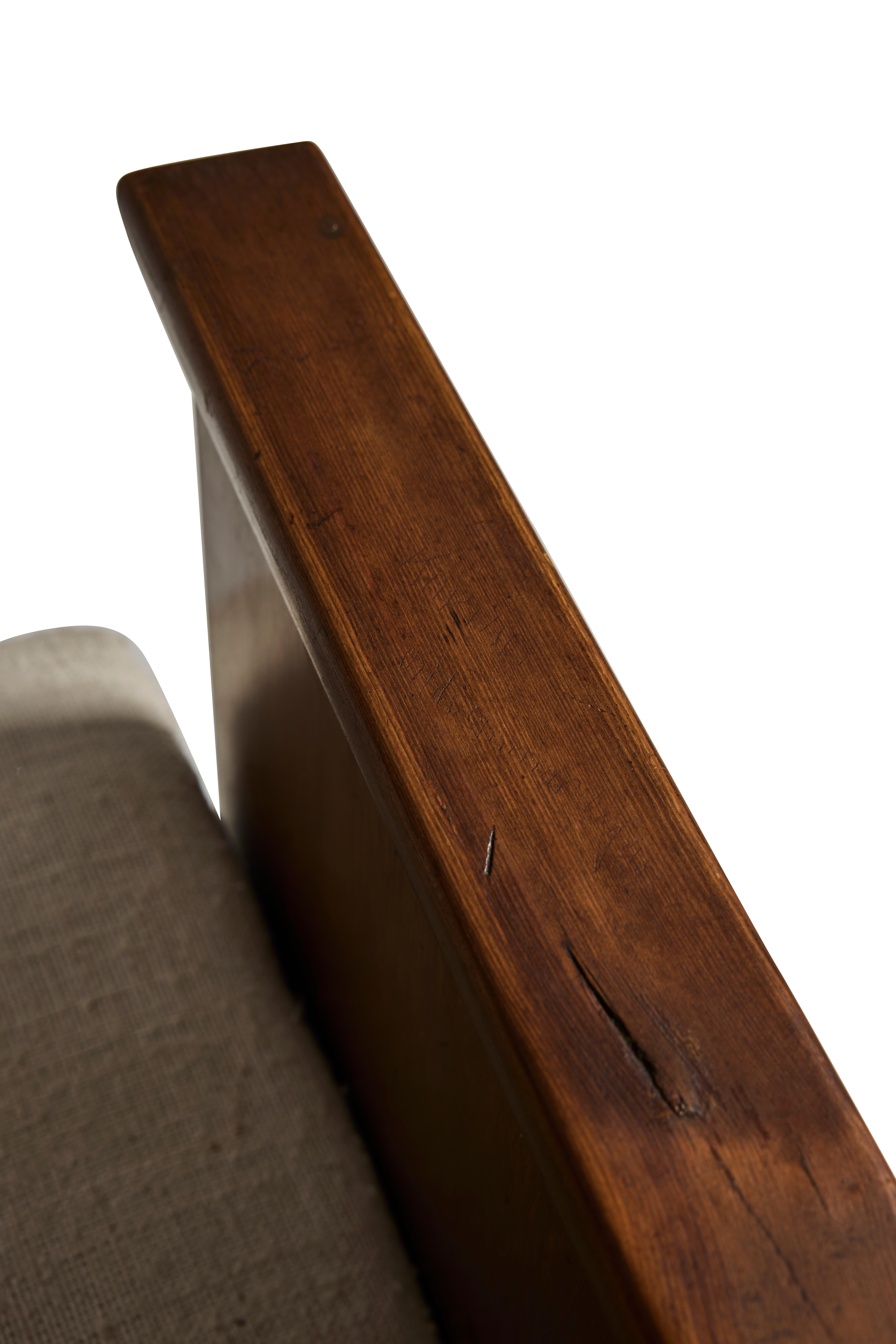 Milieu du XXe siècle Paire de fauteuils en pin d'art populaire suédois, années 1930 en vente