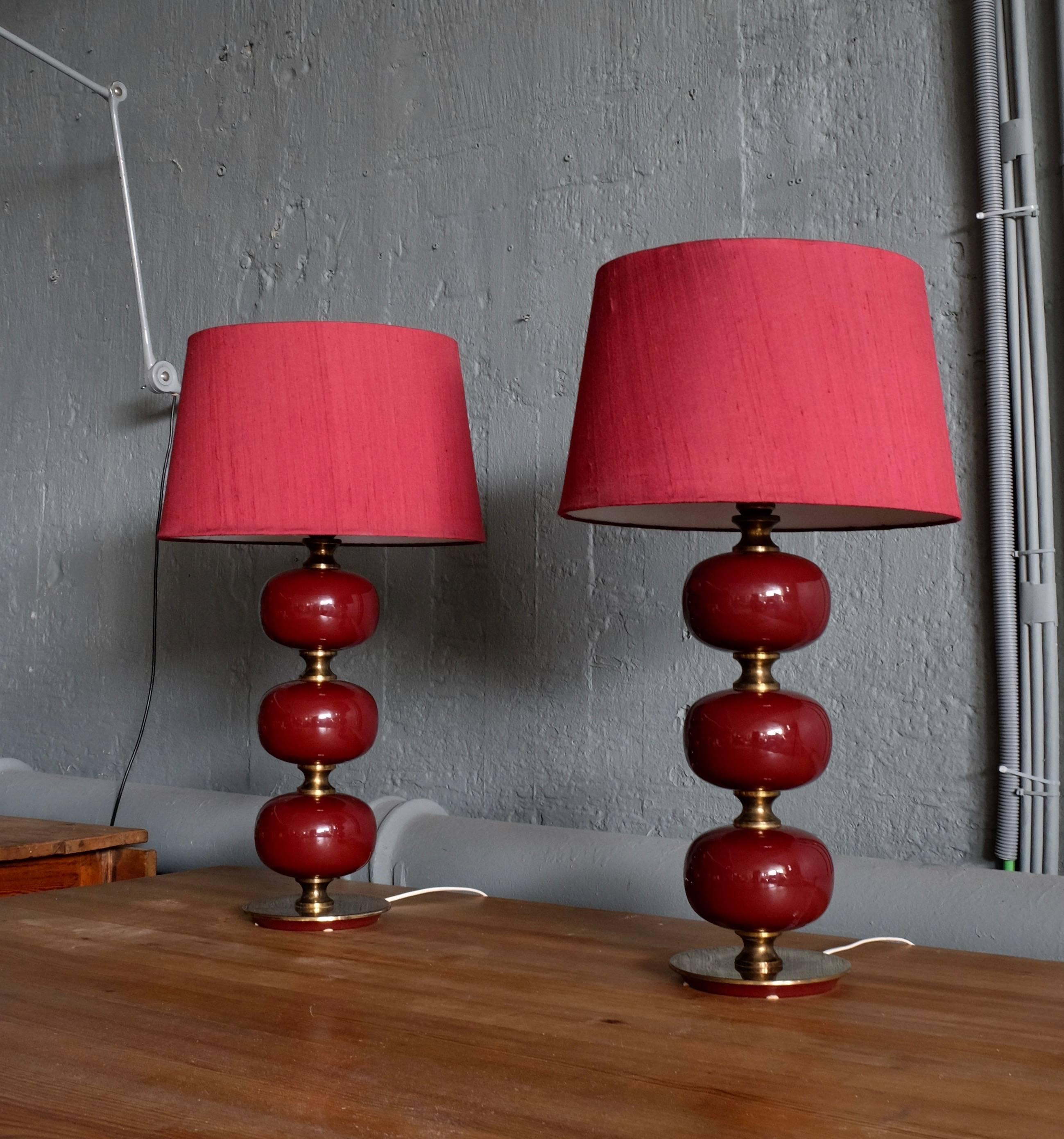 Scandinavian Modern Pair of Swedish Glass and Brass Table Lamps by Tranås Stilarmatur, 1960s For Sale