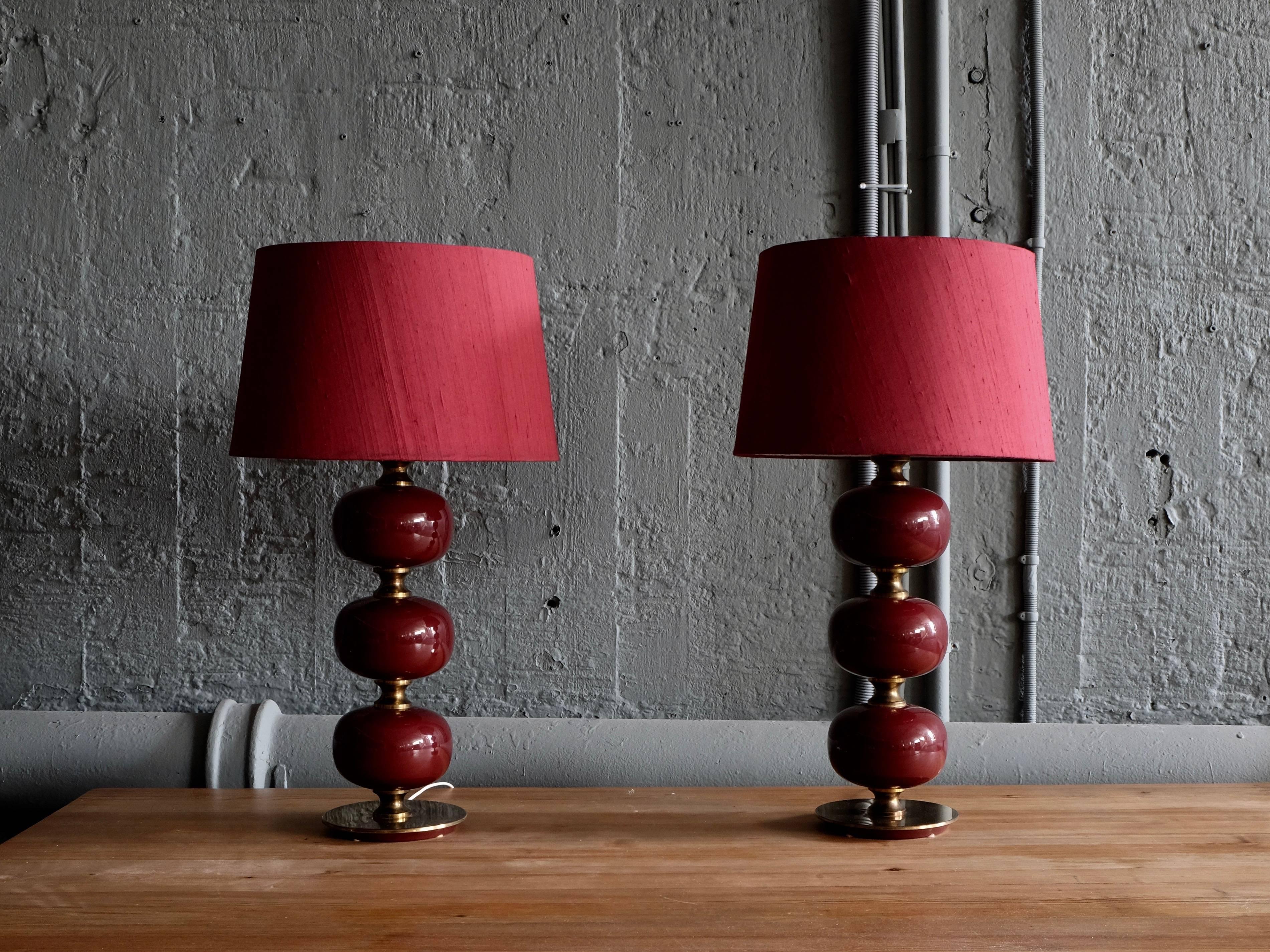 Mid-20th Century Pair of Swedish Glass and Brass Table Lamps by Tranås Stilarmatur, 1960s For Sale
