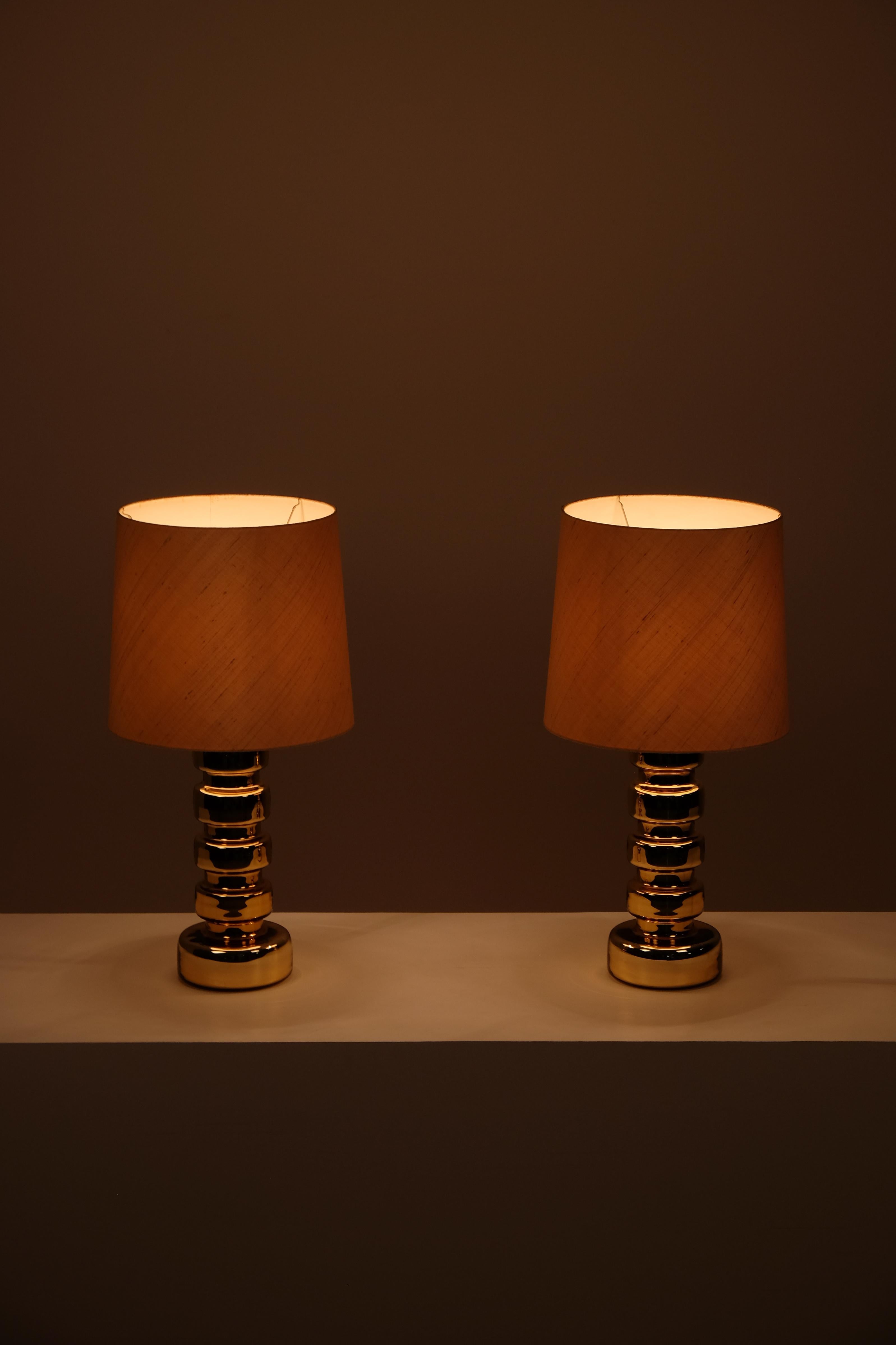 Pareja de lámparas de mesa suecas de cristal, años 60 en Bueno estado para la venta en Stockholm, SE