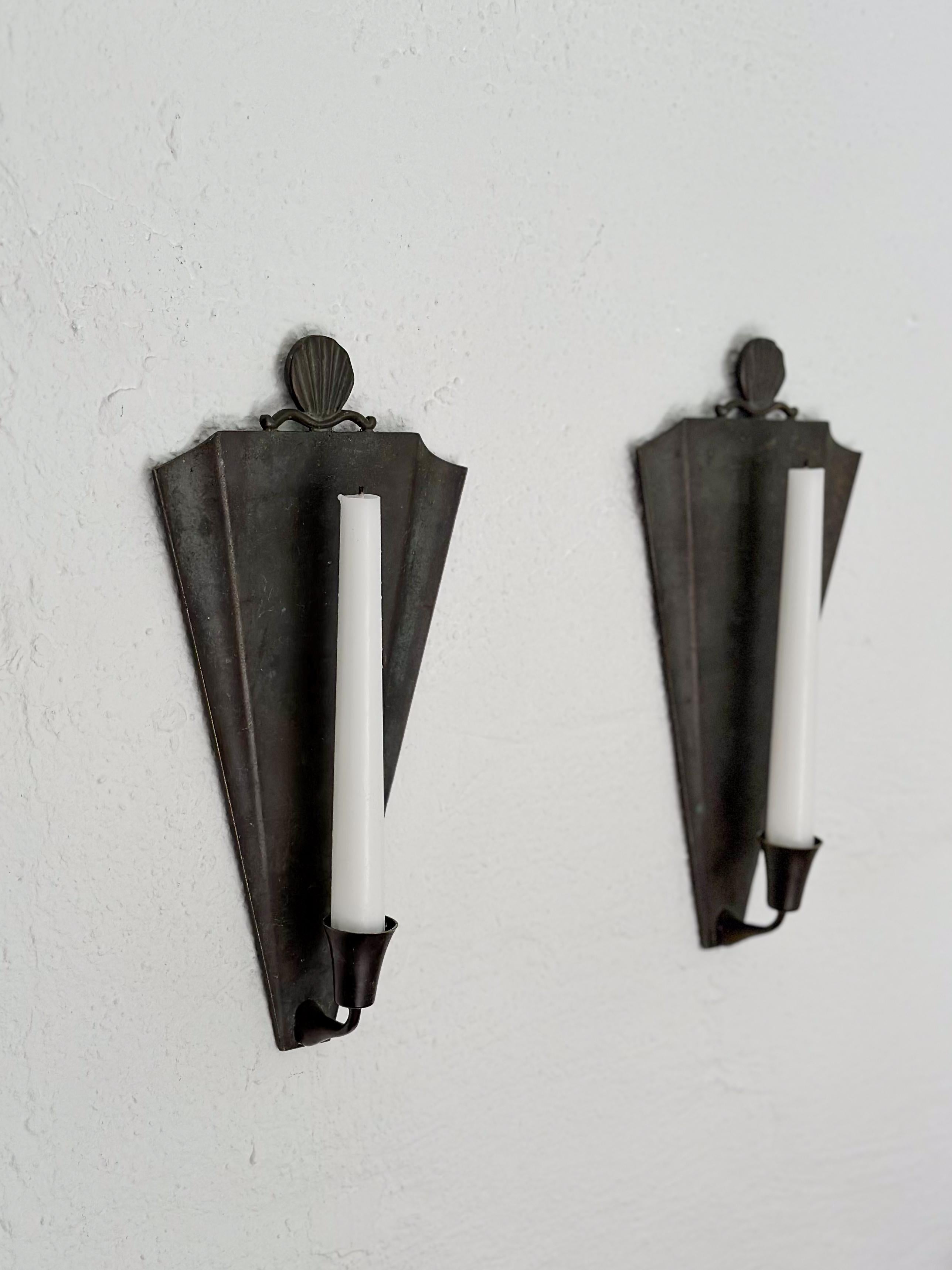 Pair of Swedish Grace Patinated Bronze Candle Sconces by Ystad Metall 1930s In Good Condition In Bromma, Stockholms län