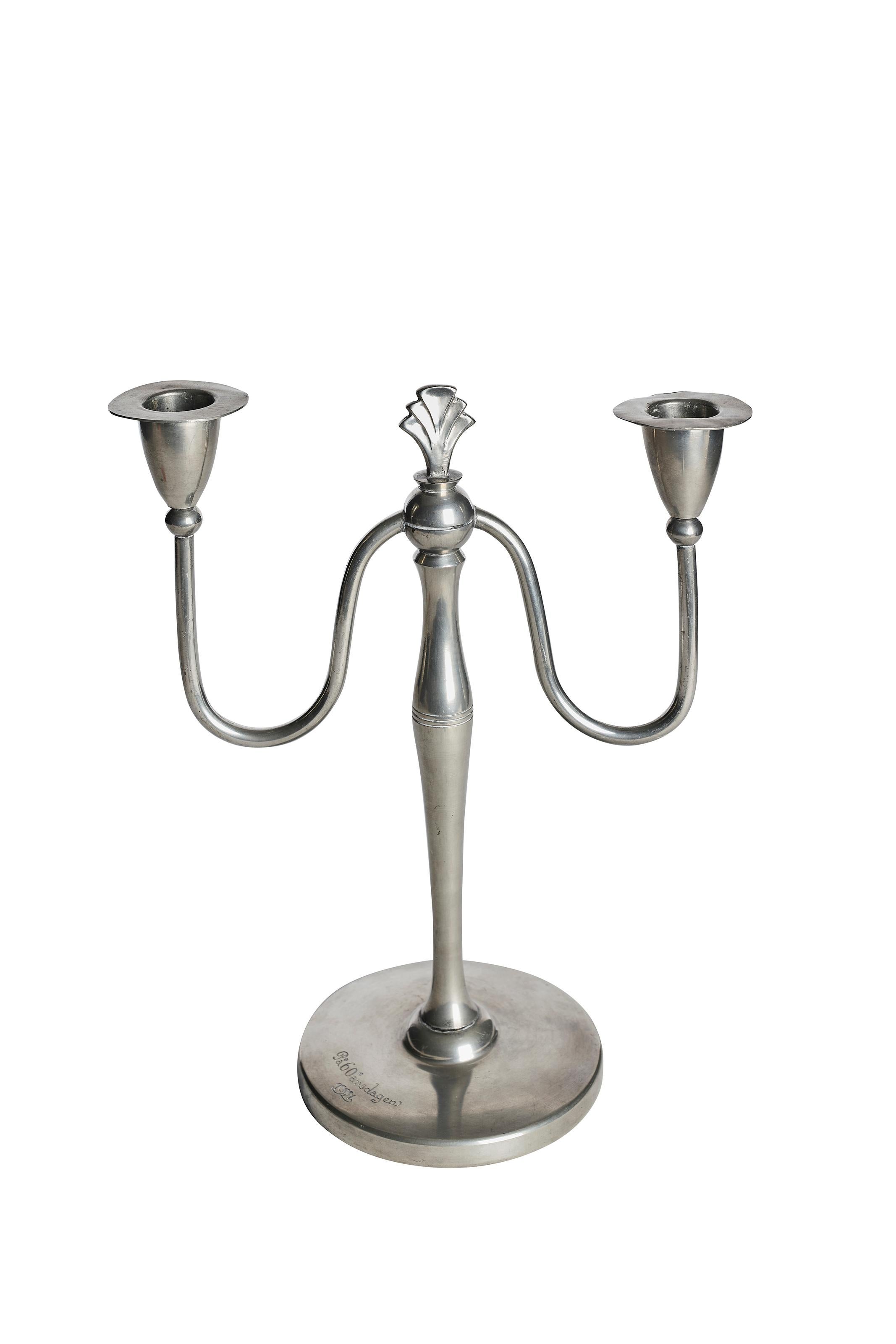 Coppia di candelabri svedesi in peltro Grace di A.H. & Co, Svenskt Tenn, anni '30, Svezia In condizioni buone in vendita a Göteborg, SE