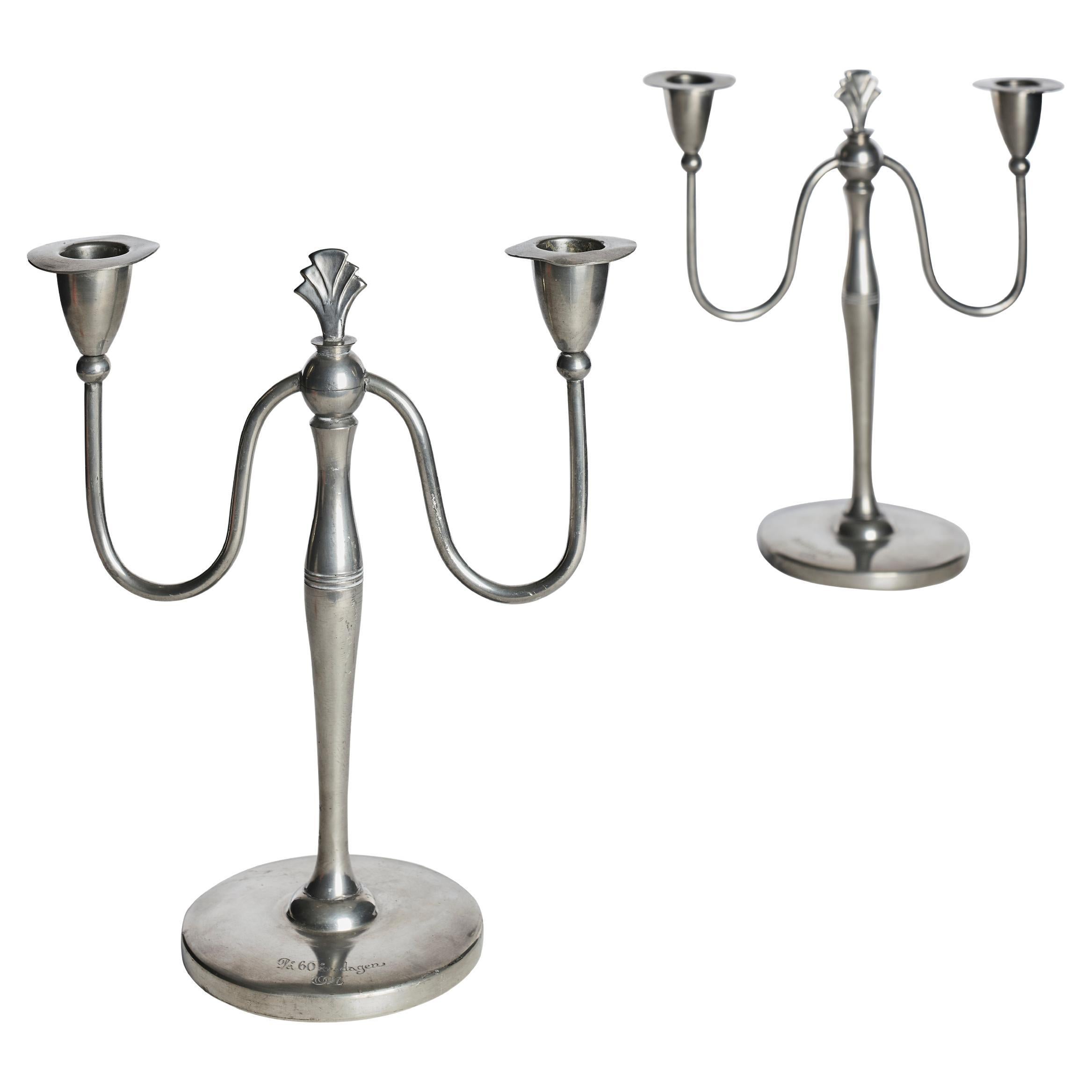 Coppia di candelabri svedesi in peltro Grace di A.H. & Co, Svenskt Tenn, anni '30, Svezia