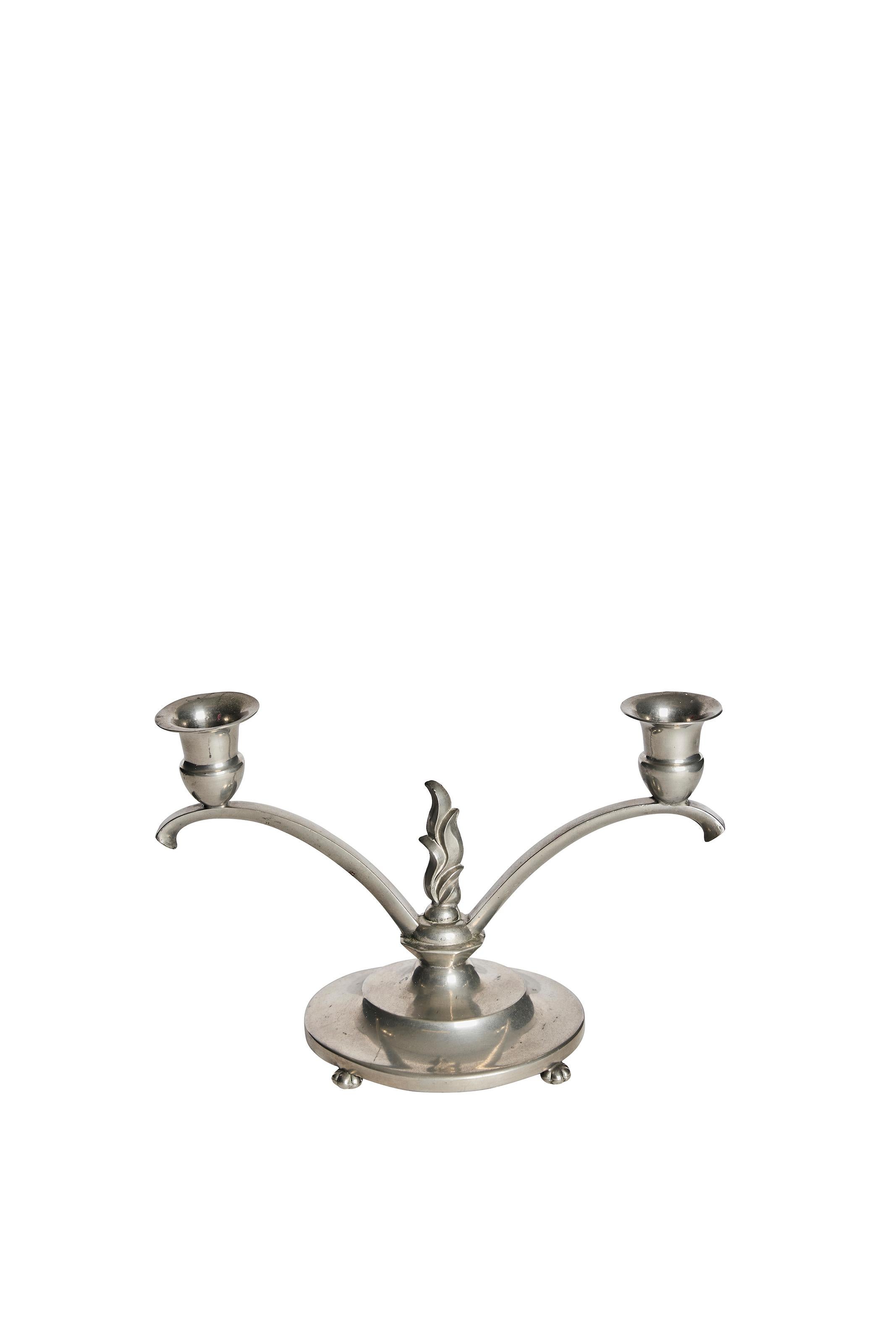 Suédois Paire de chandeliers suédois en étain Grace par Mabos Tenn, Svenskt Tenn, années 1930 en vente