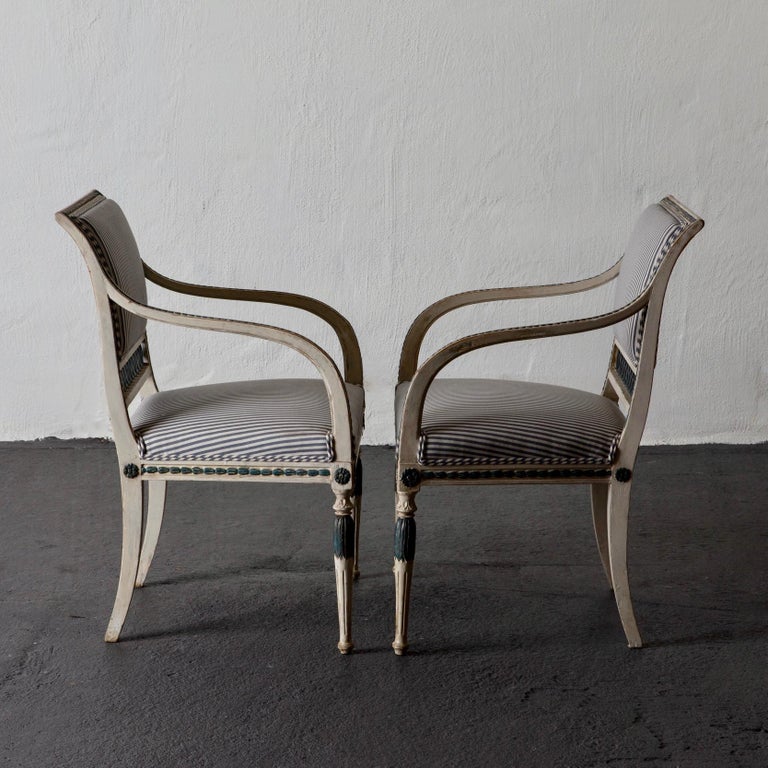 Pair of Swedish Gustavian 18th Century White and Green Armchairs, Sweden In Good Condition For Sale In New York, NY