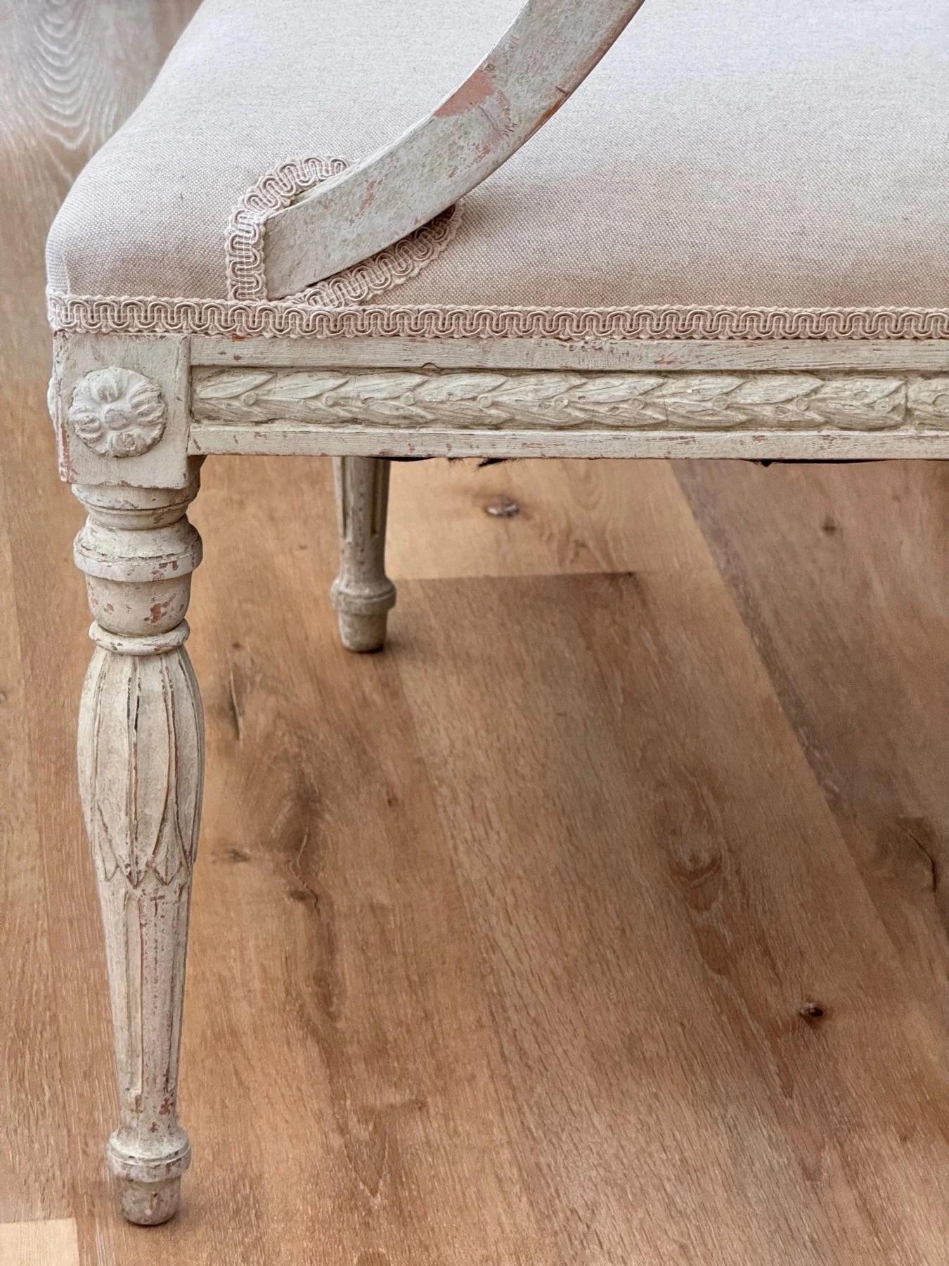 Pair of Swedish Gustavian Barrel-Back Chairs, early 19th Century 3