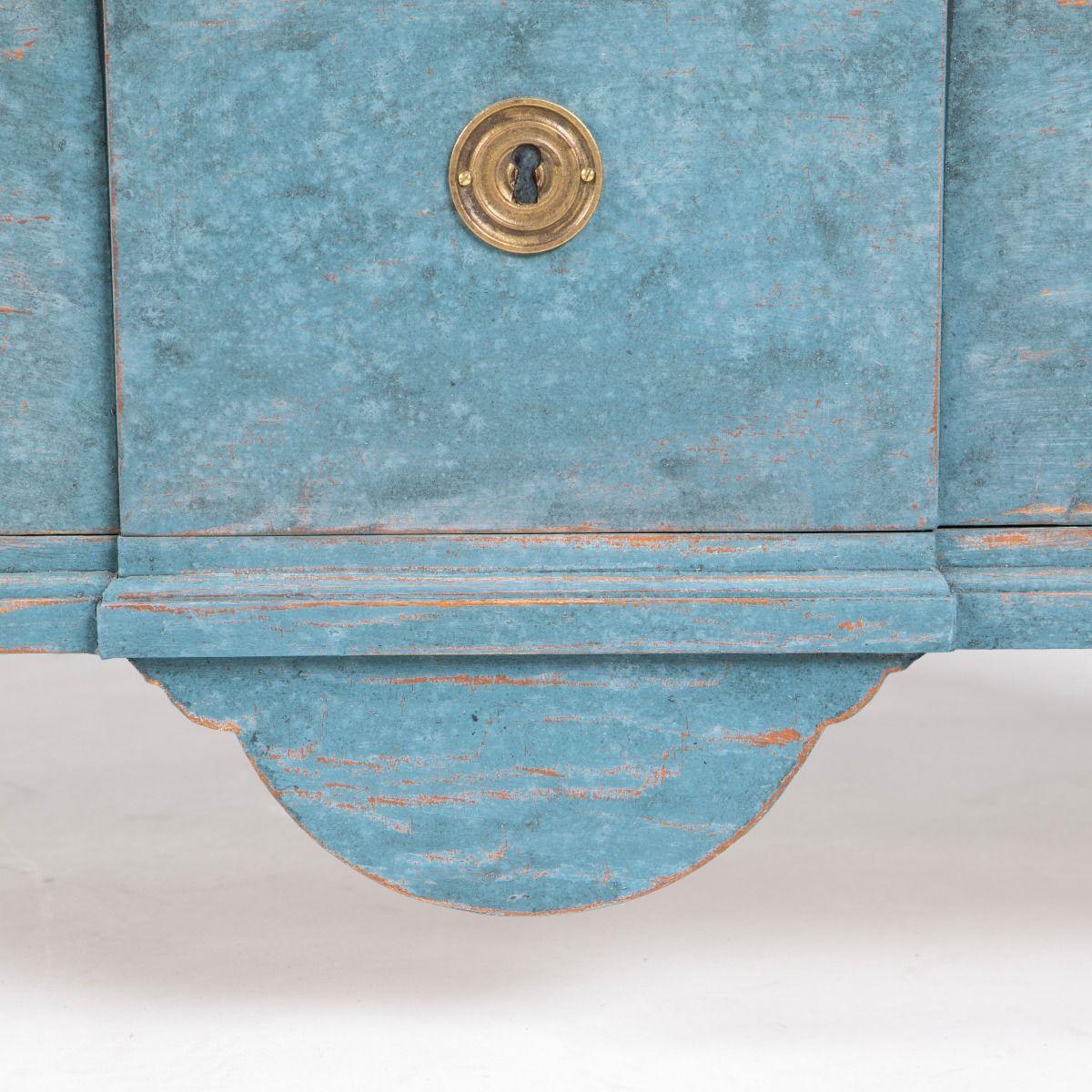 Pair of Swedish Gustavian Blue Painted Breakfront Commodes For Sale 3