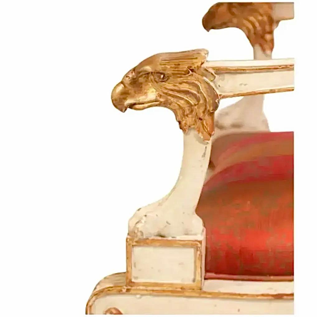 Paire de fauteuils suédois en bois peint et doré de style gustavien en vente 4