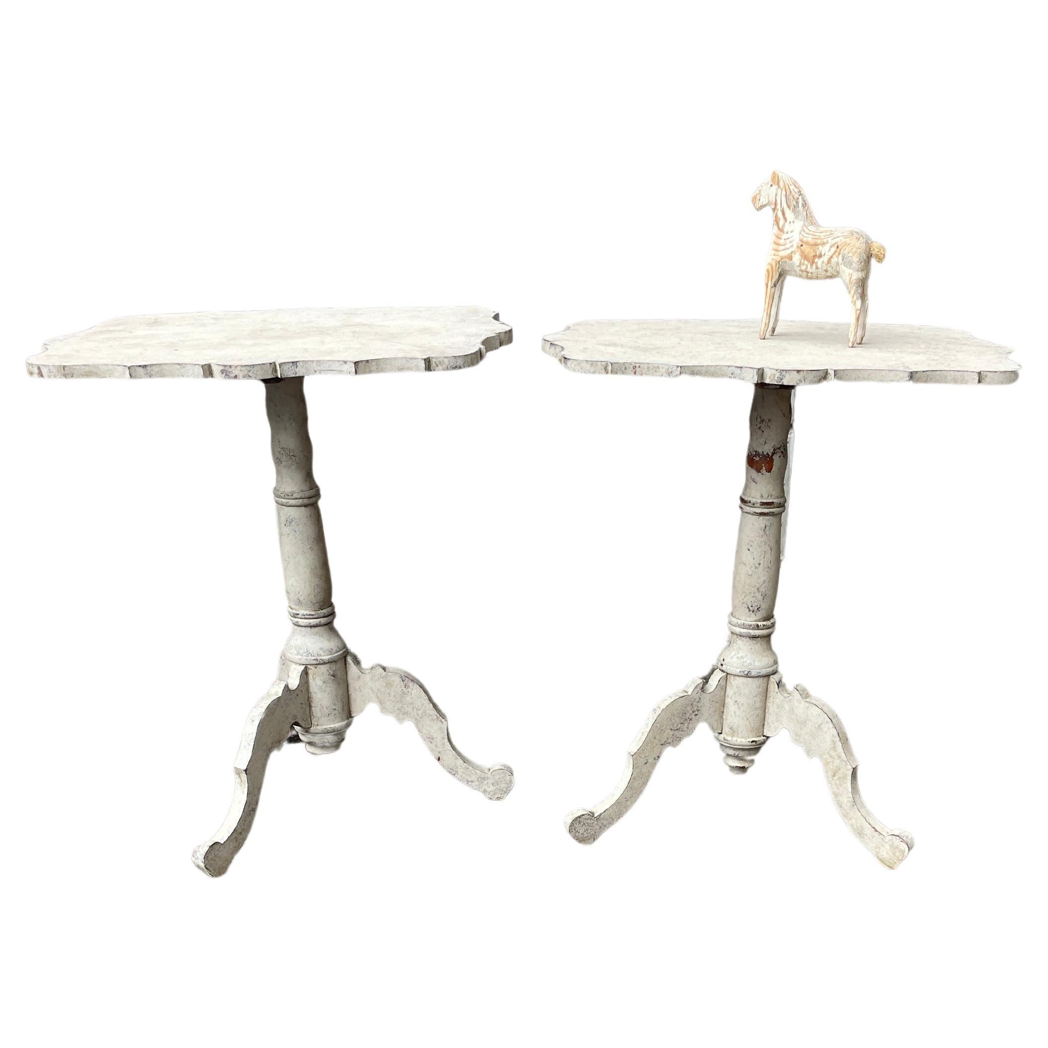 Pair of Swedish Gustavian Gueridon Wood Side Lamp Tables For Sale