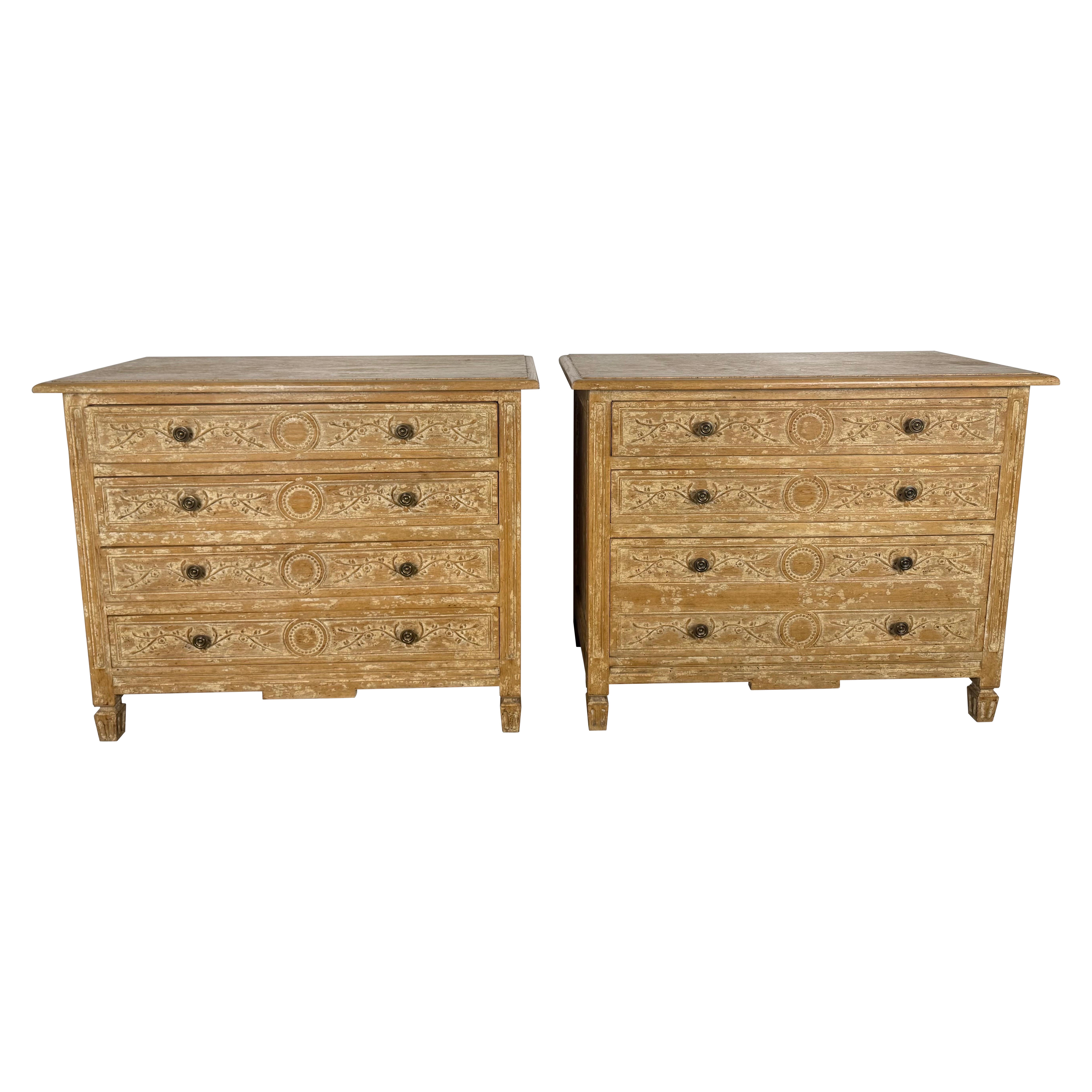 Pair of Swedish Gustavian Painted Four-Drawer Chests of Drawers im Angebot