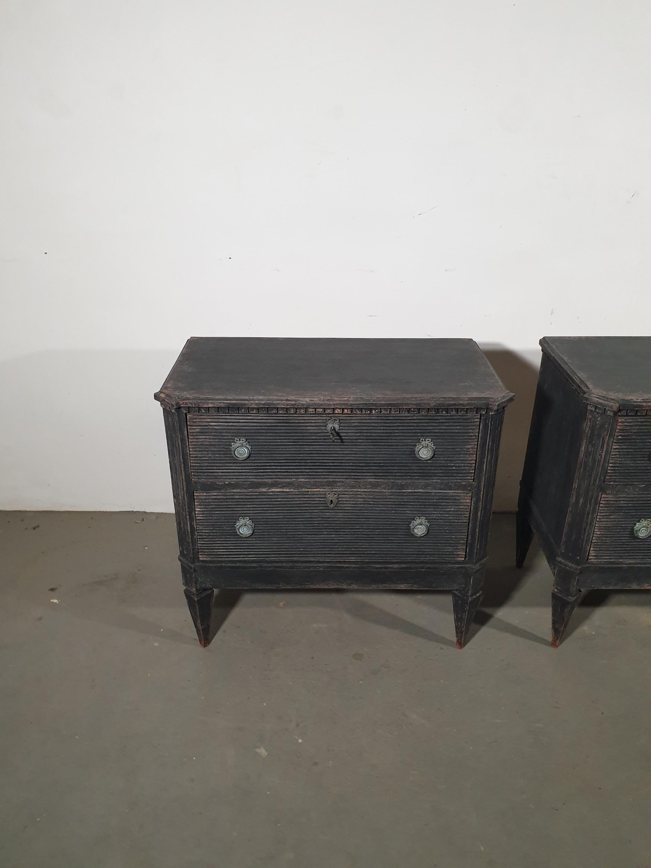 Carved Pair of Swedish Gustavian Style 1870s Painted Chests with Two Fluted Drawers For Sale