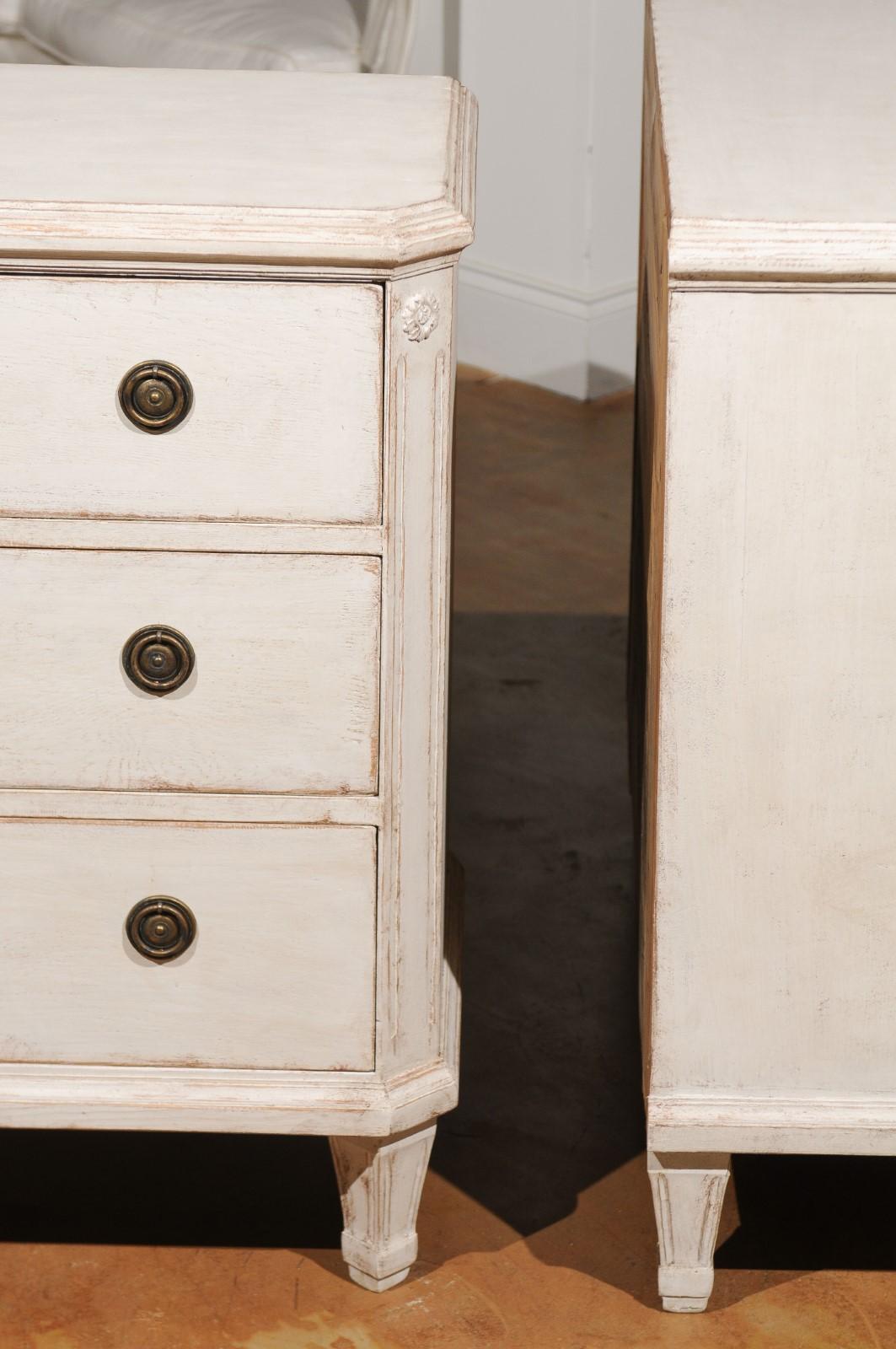 Pair of Late 19th Century Swedish Gustavian Style Painted Three-Drawer Commodes 3