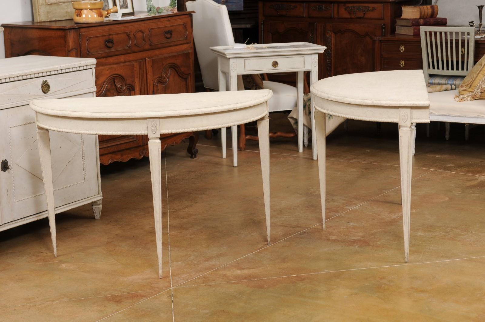 Pair of Swedish Gustavian Style 1880s Painted Demilune Tables with Carved Motifs For Sale 3
